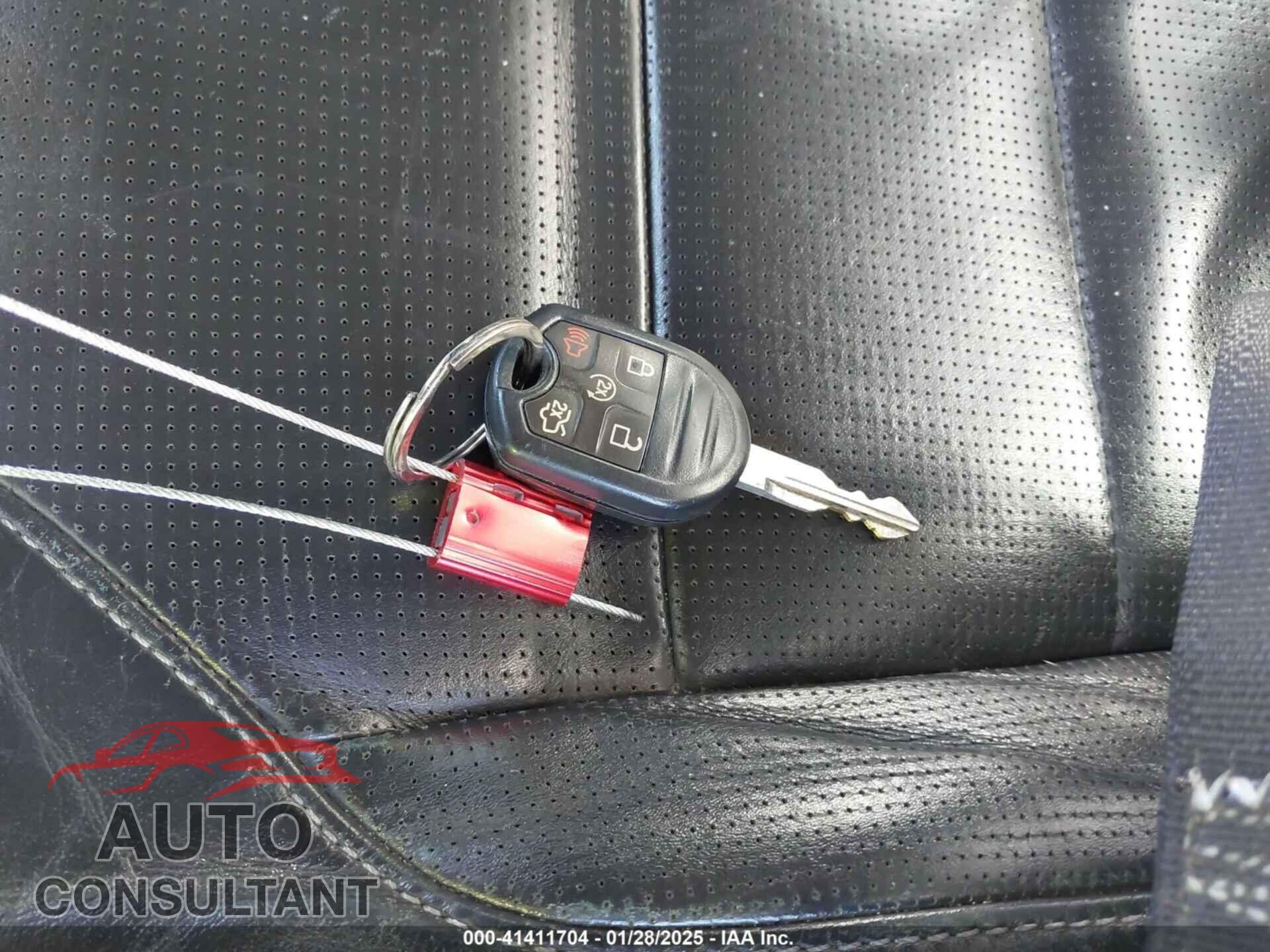 FORD TAURUS 2013 - 1FAHP2F88DG106741