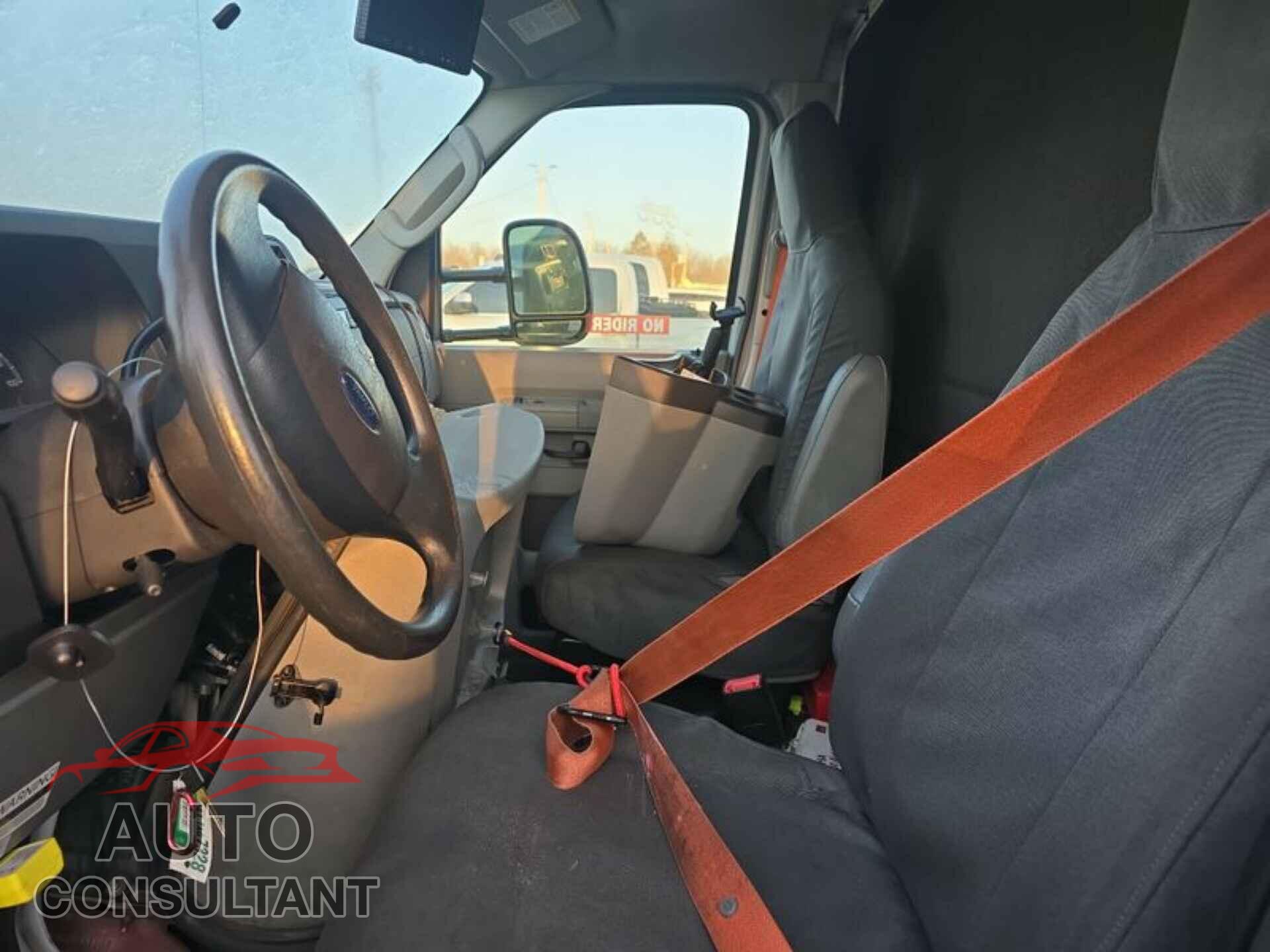 FORD ECONOLINE 2018 - 1FDXE4FS0JDC18977
