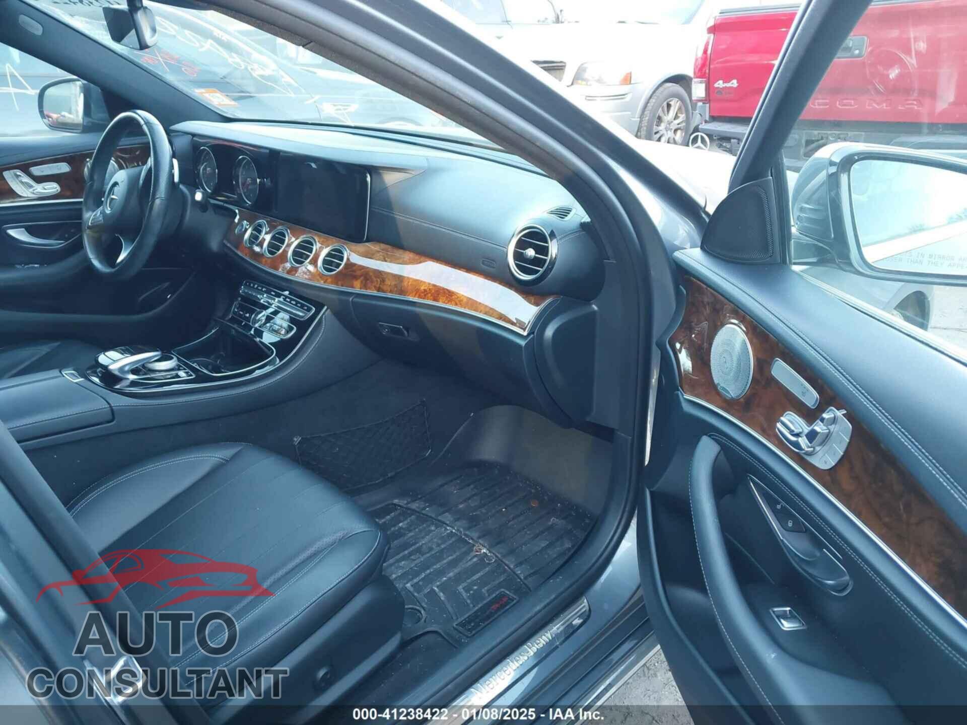 MERCEDES-BENZ E 300 2017 - WDDZF4KB1HA183092