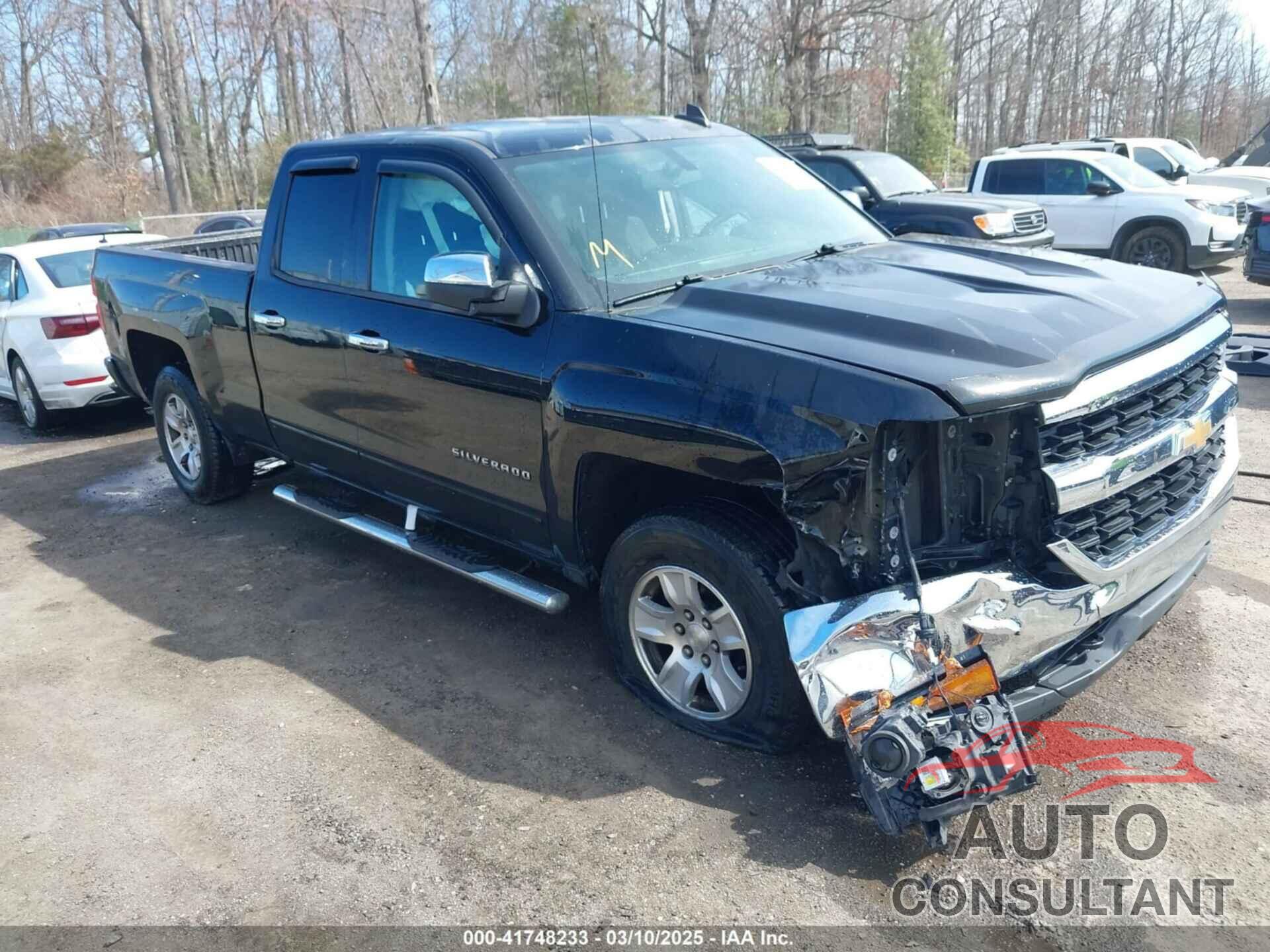 CHEVROLET SILVERADO 1500 2018 - 1GCVKREC2JZ174561