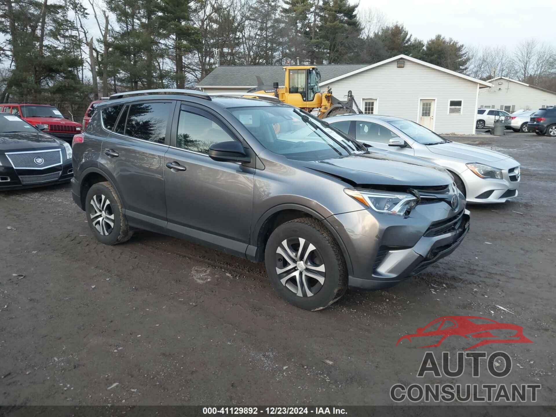 TOYOTA RAV4 2017 - JTMBFREV7HJ106418