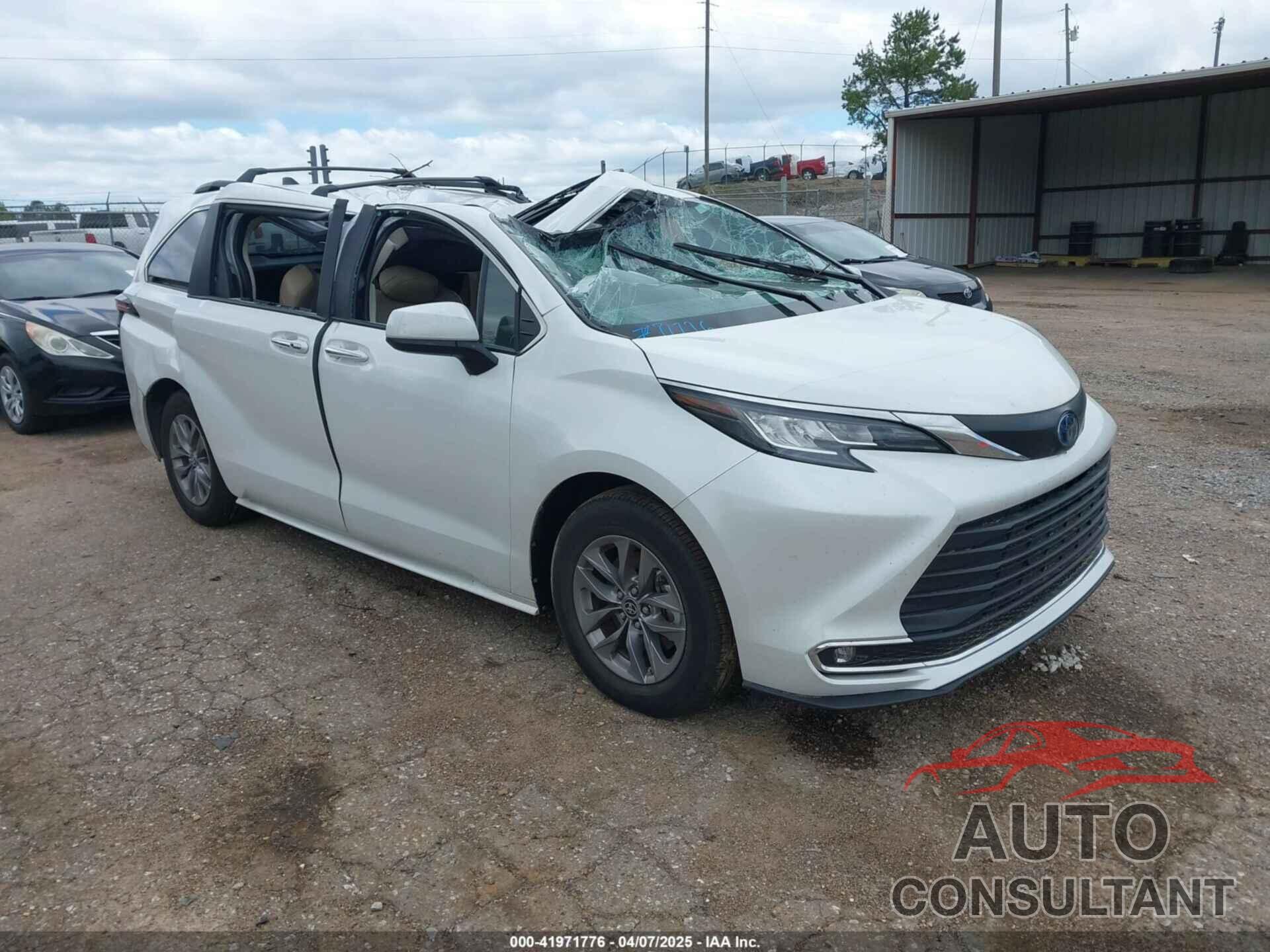 TOYOTA SIENNA 2023 - 5TDYRKECXPS153791