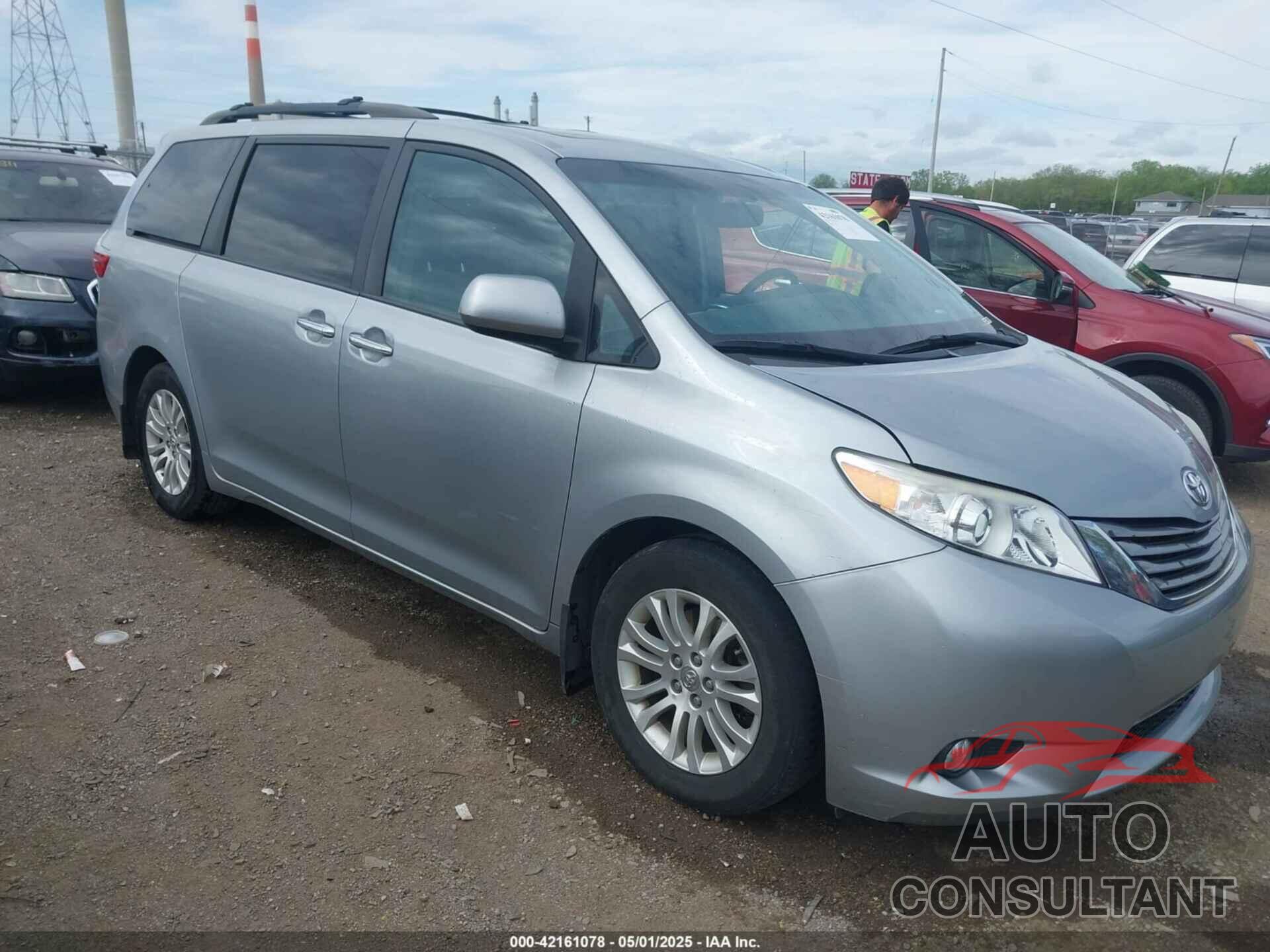 TOYOTA SIENNA 2017 - 5TDYZ3DC2HS845245
