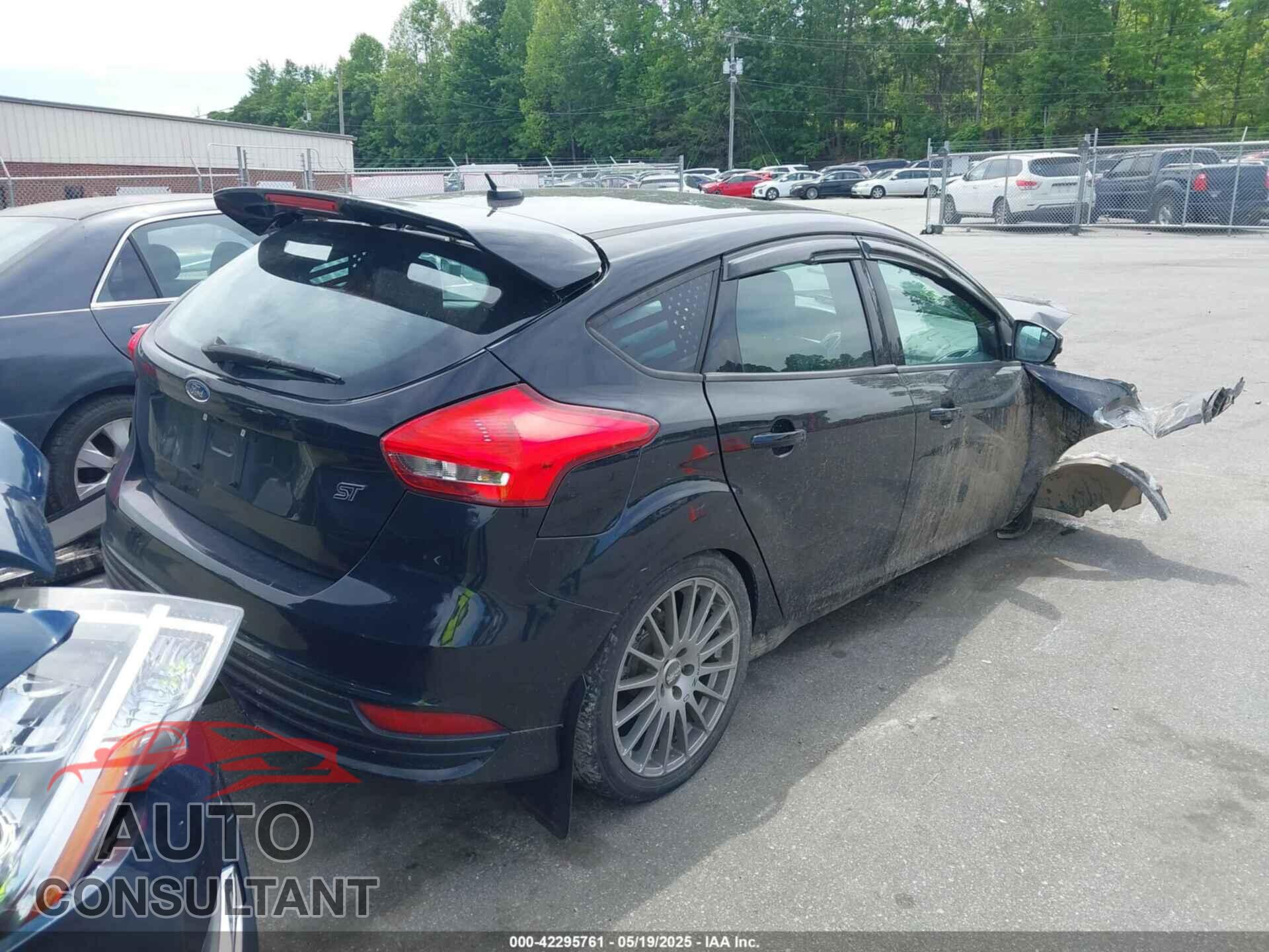 FORD FOCUS ST 2016 - 1FADP3L93GL275711