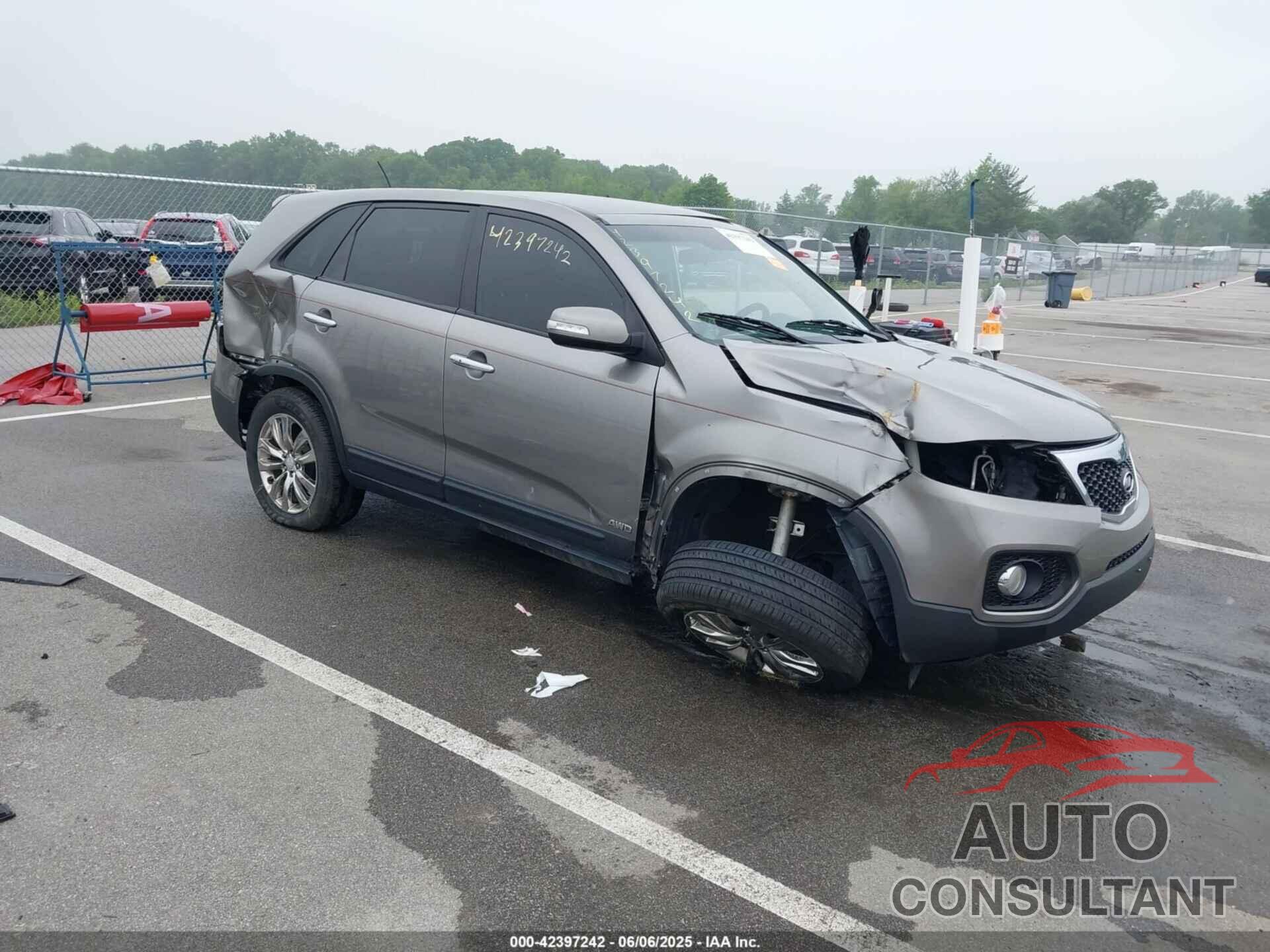 KIA SORENTO 2011 - 5XYKUDA26BG016527