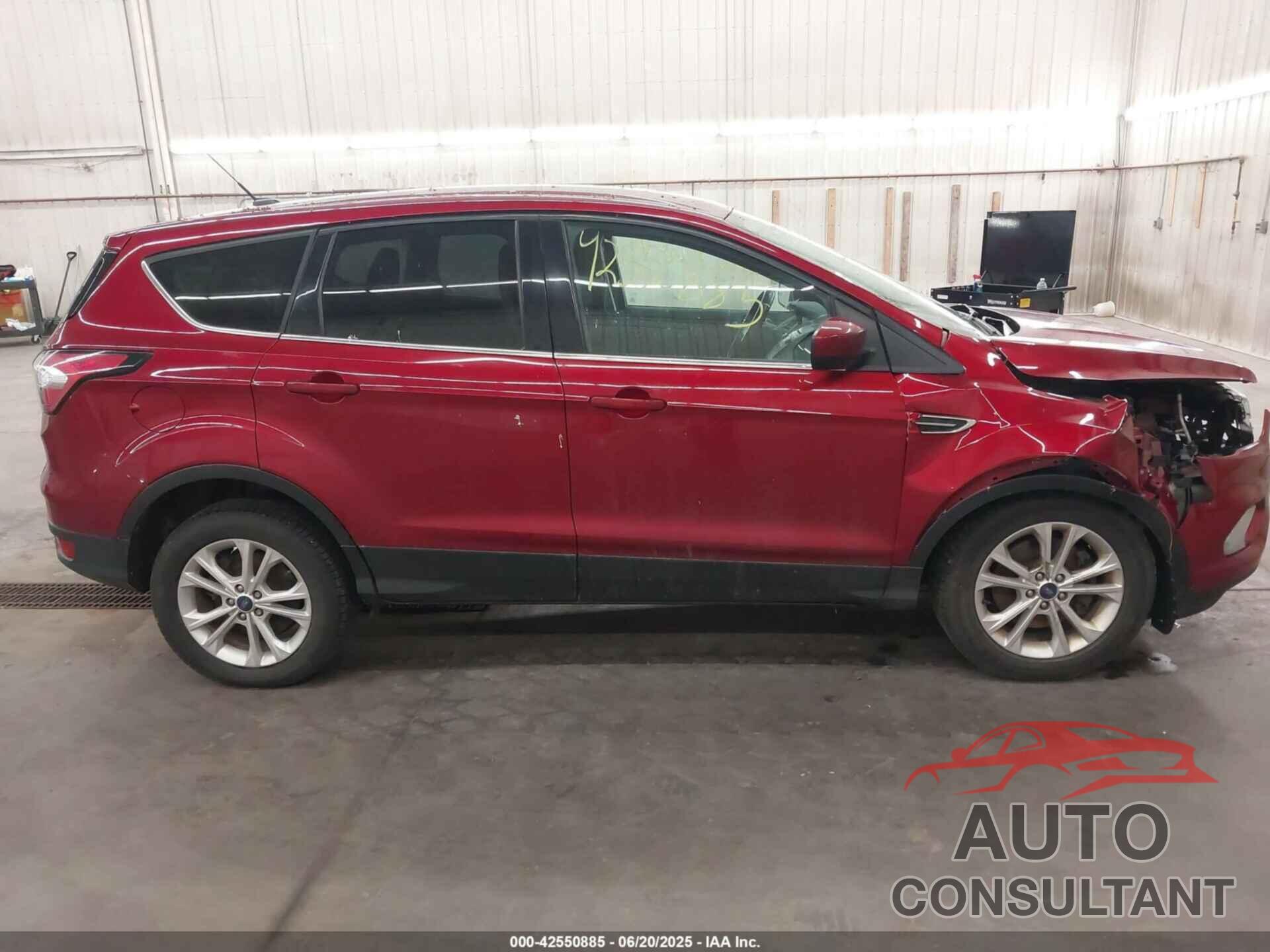 FORD ESCAPE 2017 - 1FMCU9GD0HUD17968
