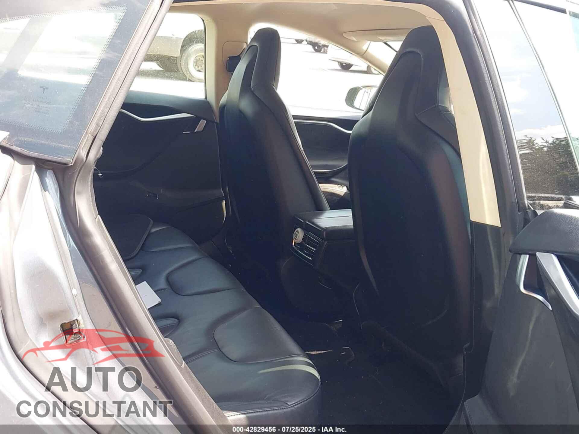 TESLA MODEL S 2013 - 5YJSA1CN7DFP04318