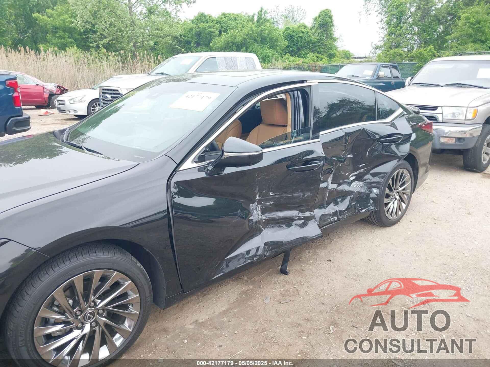 LEXUS ES 300H 2024 - 58AFA1C13RU048538