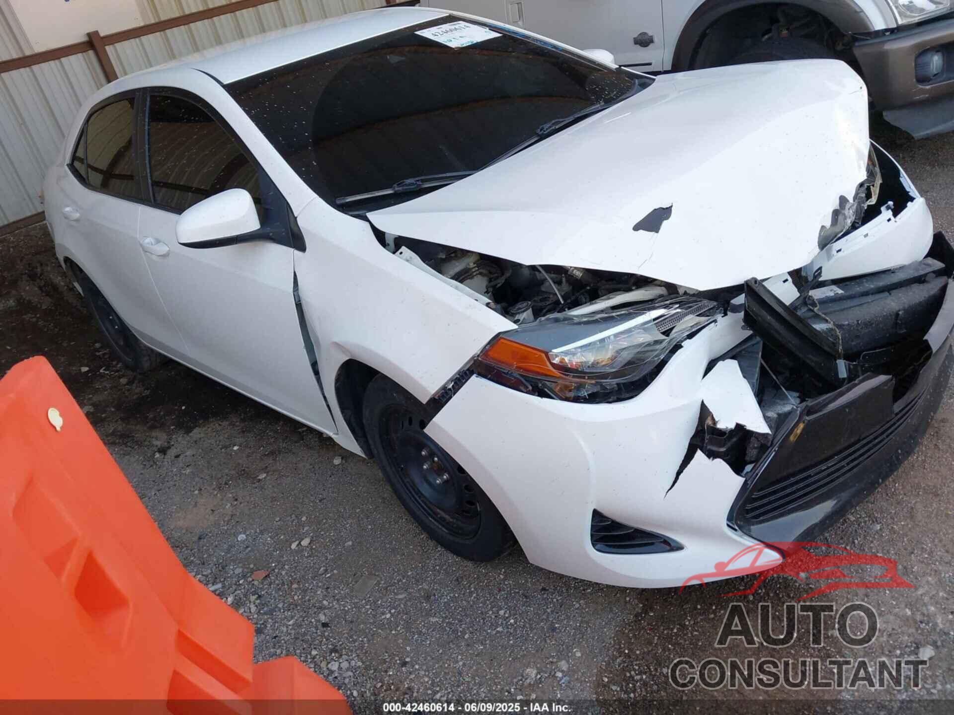 TOYOTA COROLLA 2018 - 5YFBURHE4JP855650