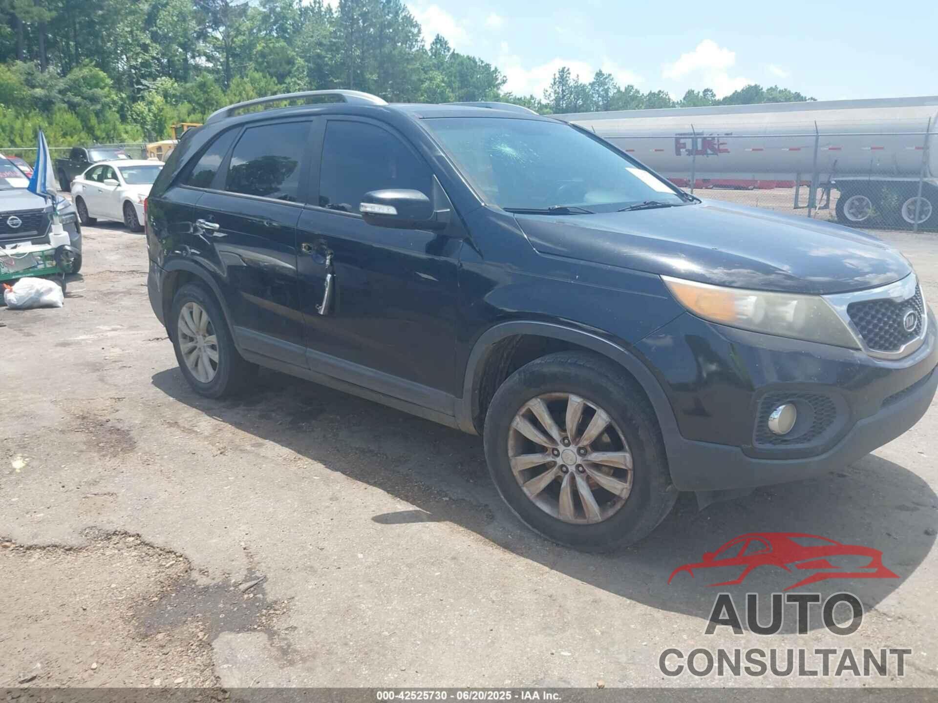 KIA SORENTO 2011 - 5XYKU4A25BG001775