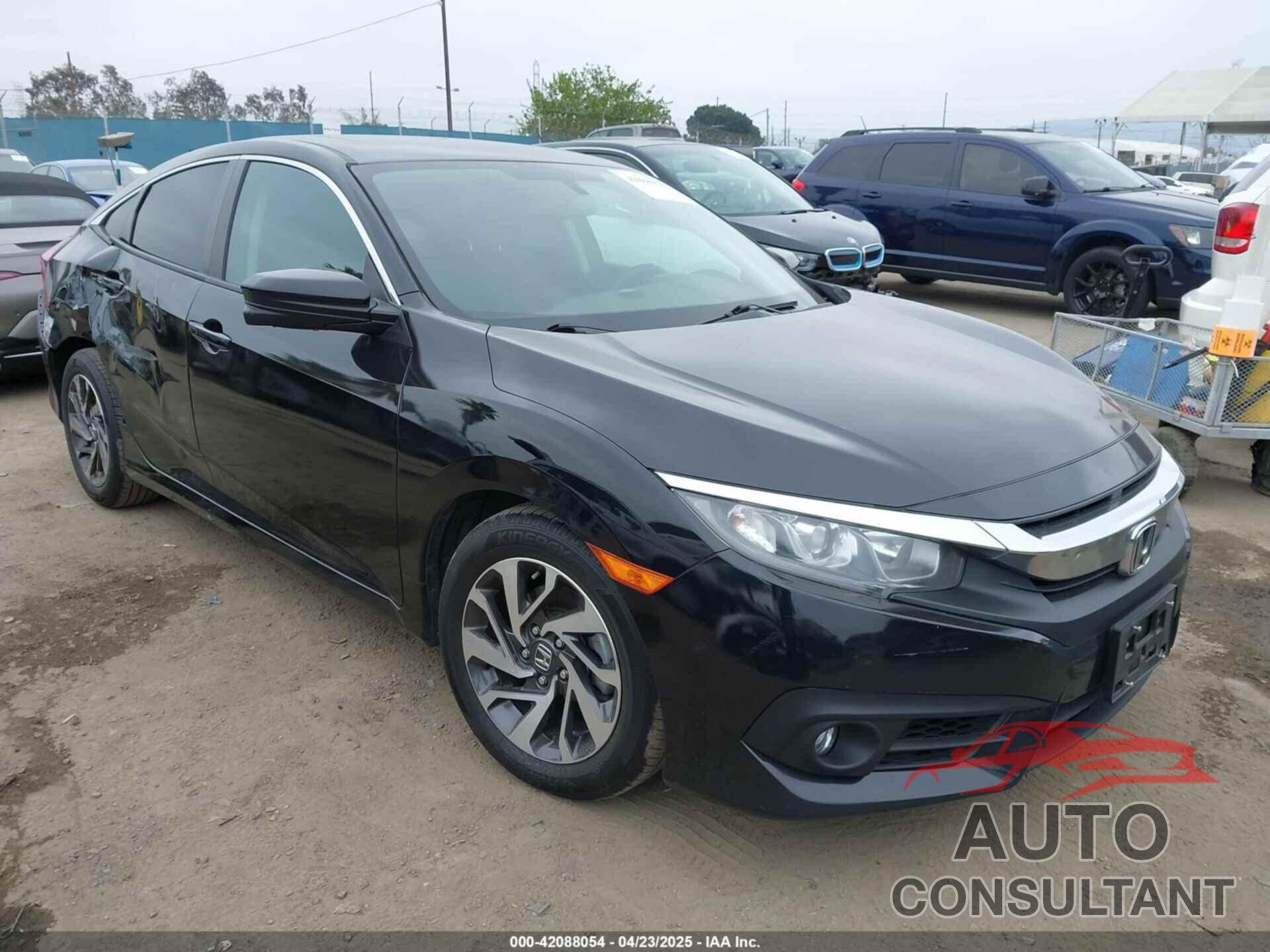 HONDA CIVIC 2018 - 2HGFC2F72JH611146
