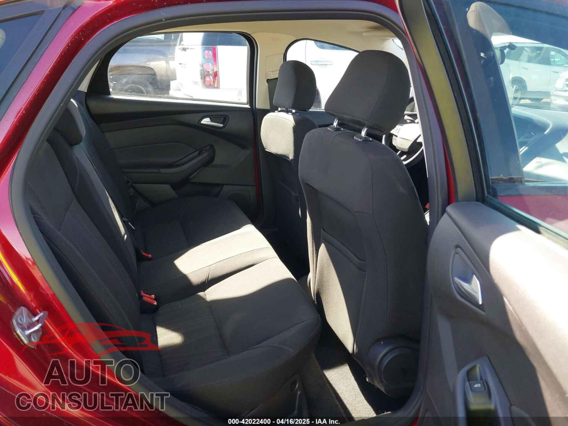FORD FOCUS 2017 - 1FADP3F28HL222826