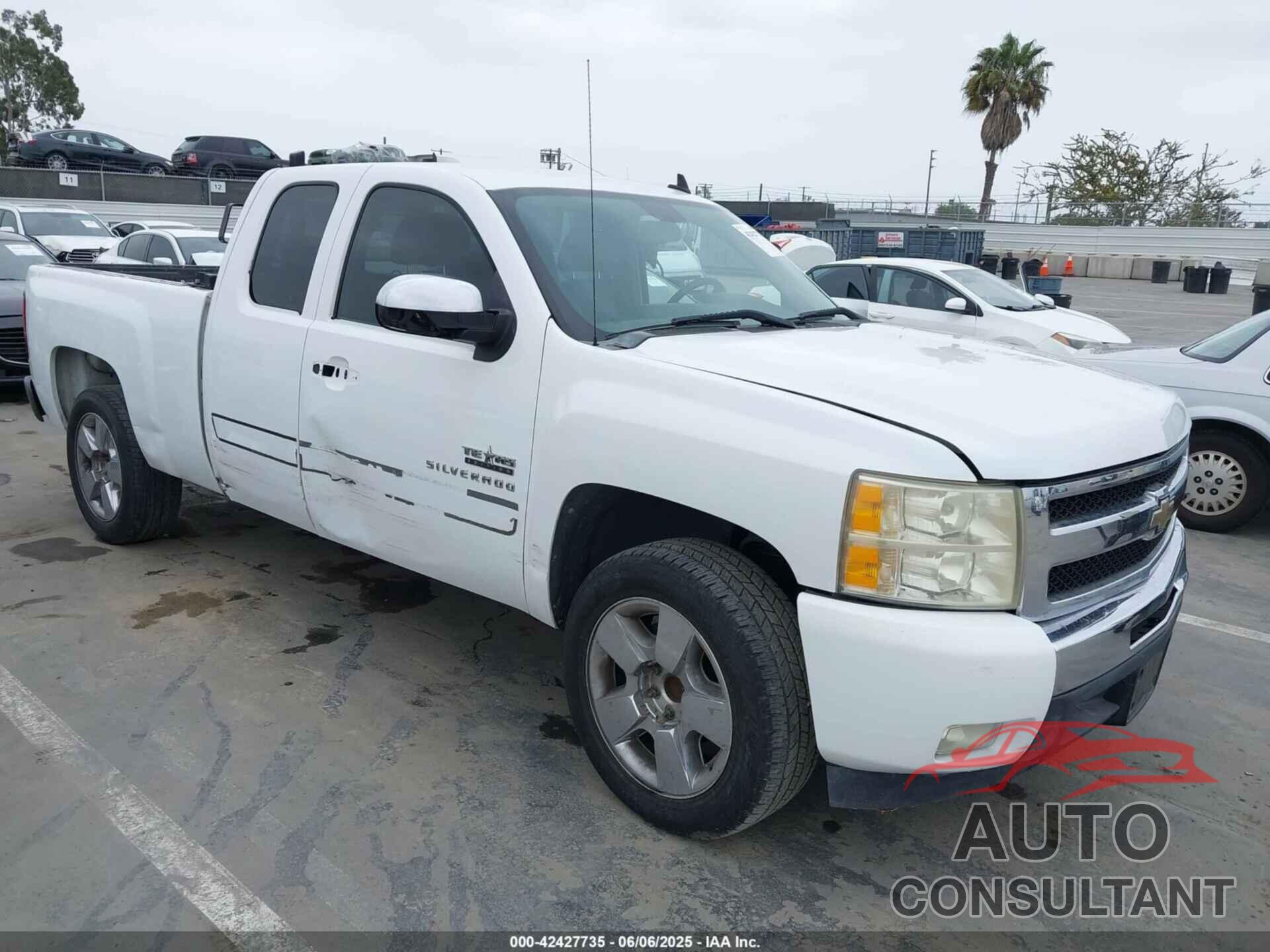CHEVROLET SILVERADO 1500 2011 - 1GCRCSE04BZ382339
