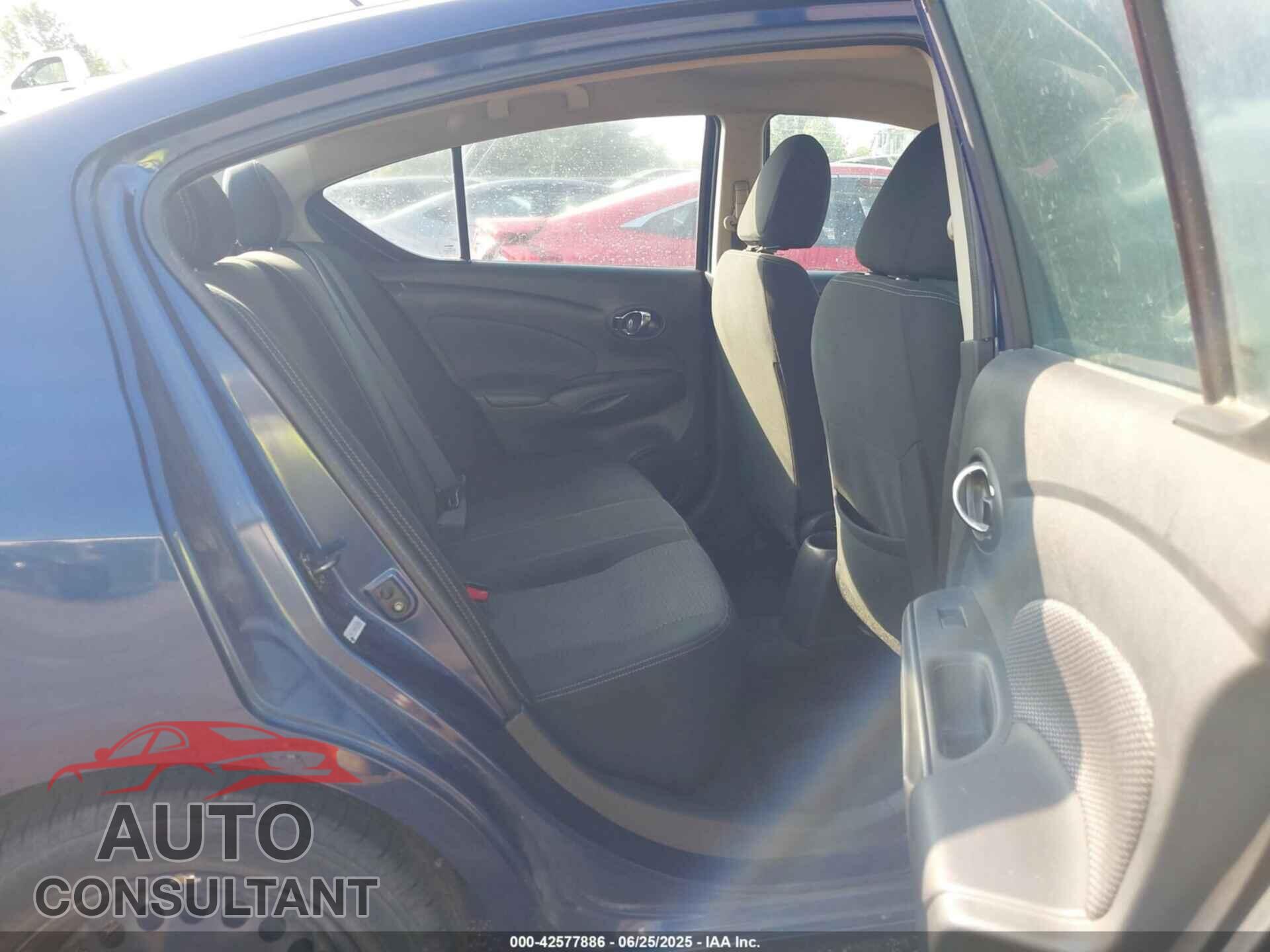 NISSAN VERSA 2019 - 3N1CN7AP3KL835991