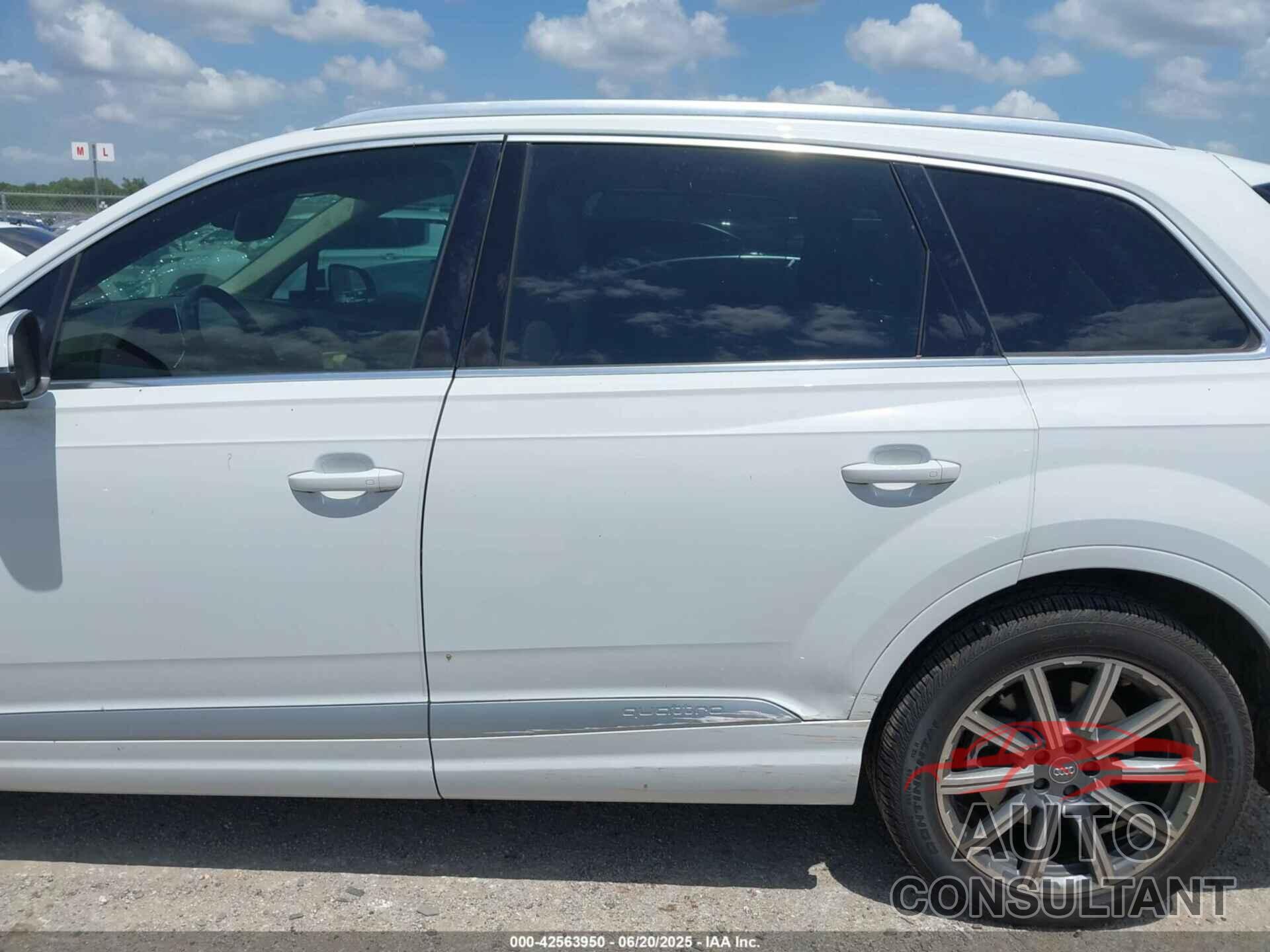 AUDI Q7 2019 - WA1LHAF79KD025758