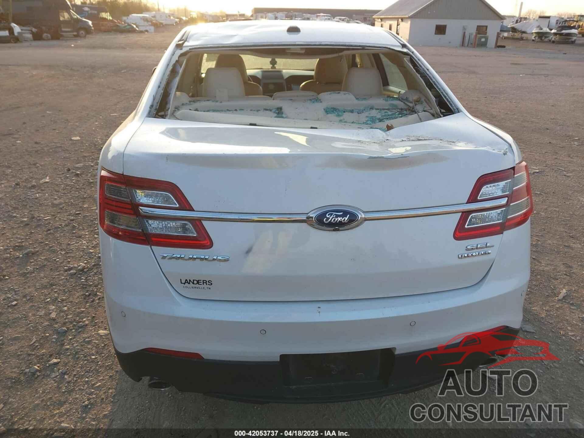 FORD TAURUS 2015 - 1FAHP2E82FG202143