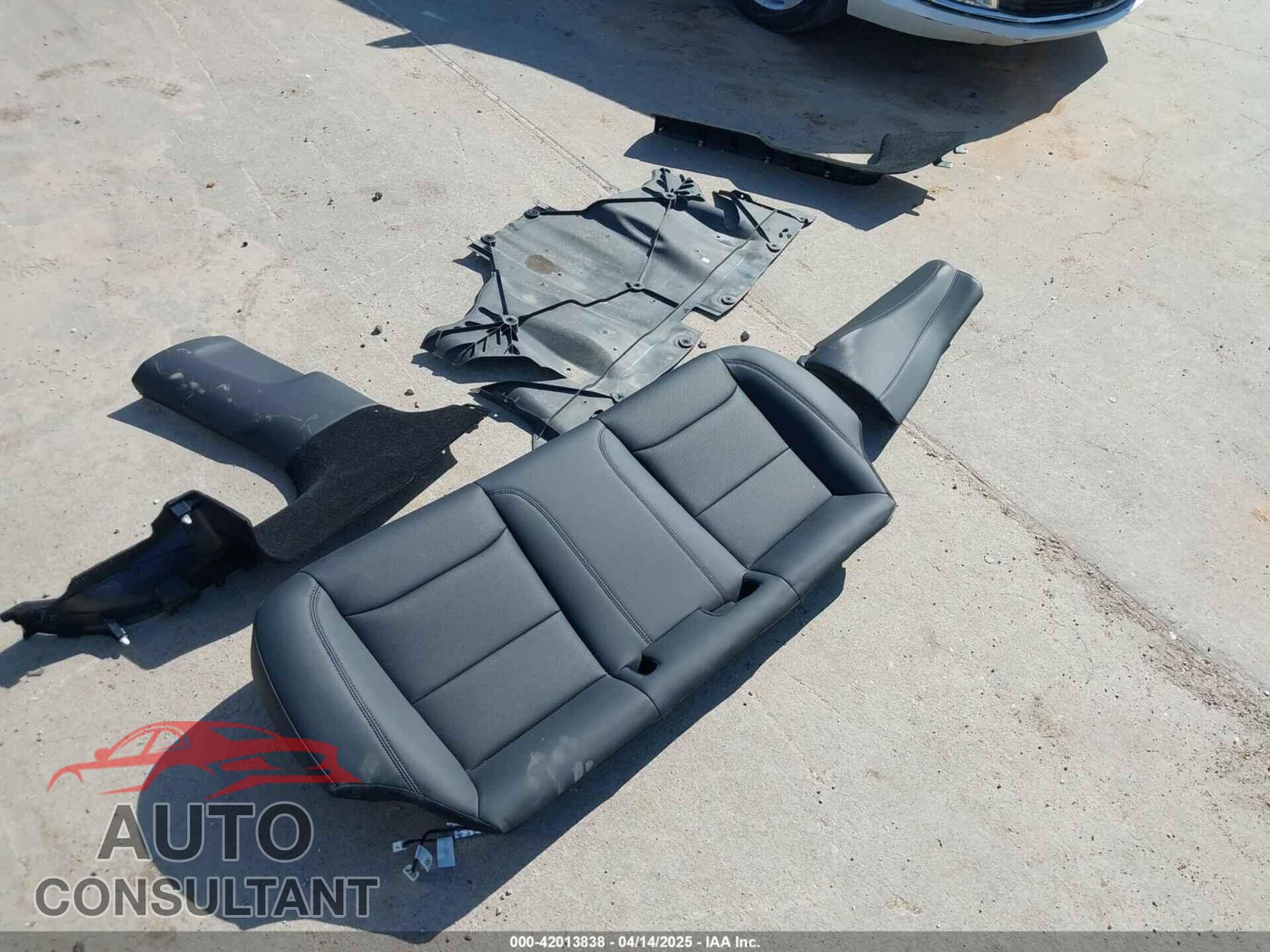 TESLA MODEL 3 2024 - 5YJ3E1EB6RF800587
