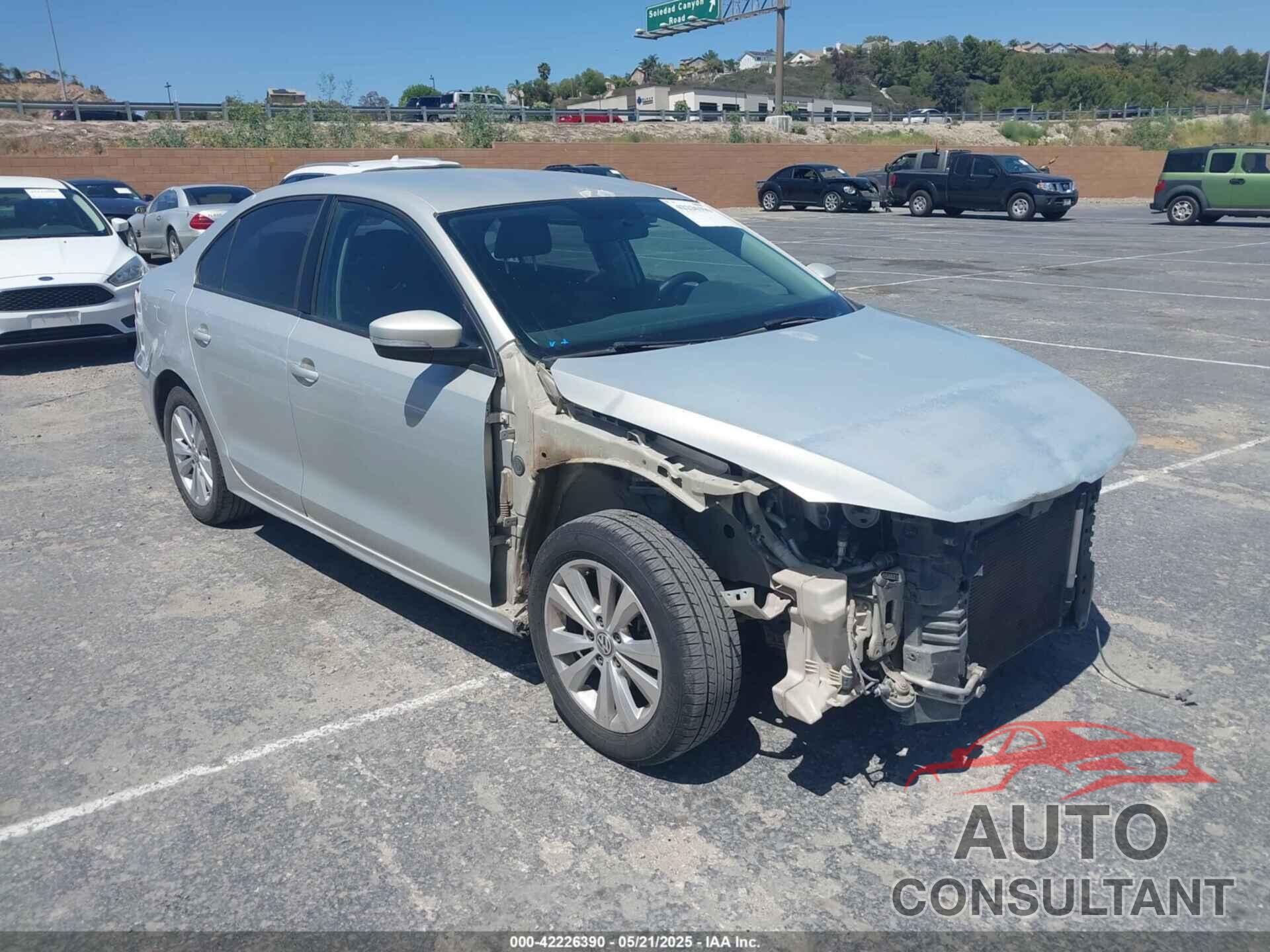 VOLKSWAGEN JETTA 2011 - 3VWDZ7AJXBM372921