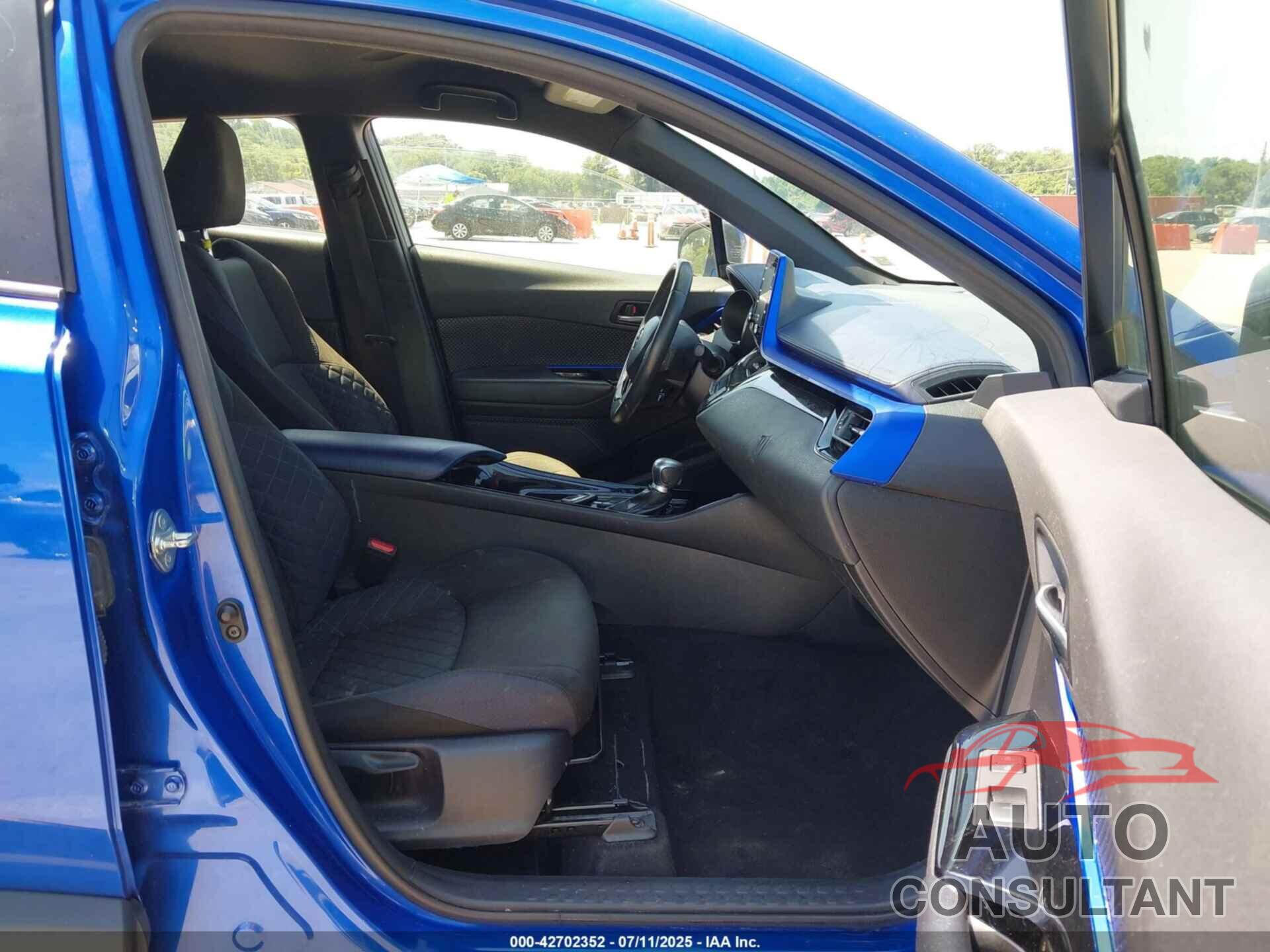TOYOTA C-HR 2021 - JTNKHMBXXM1119933