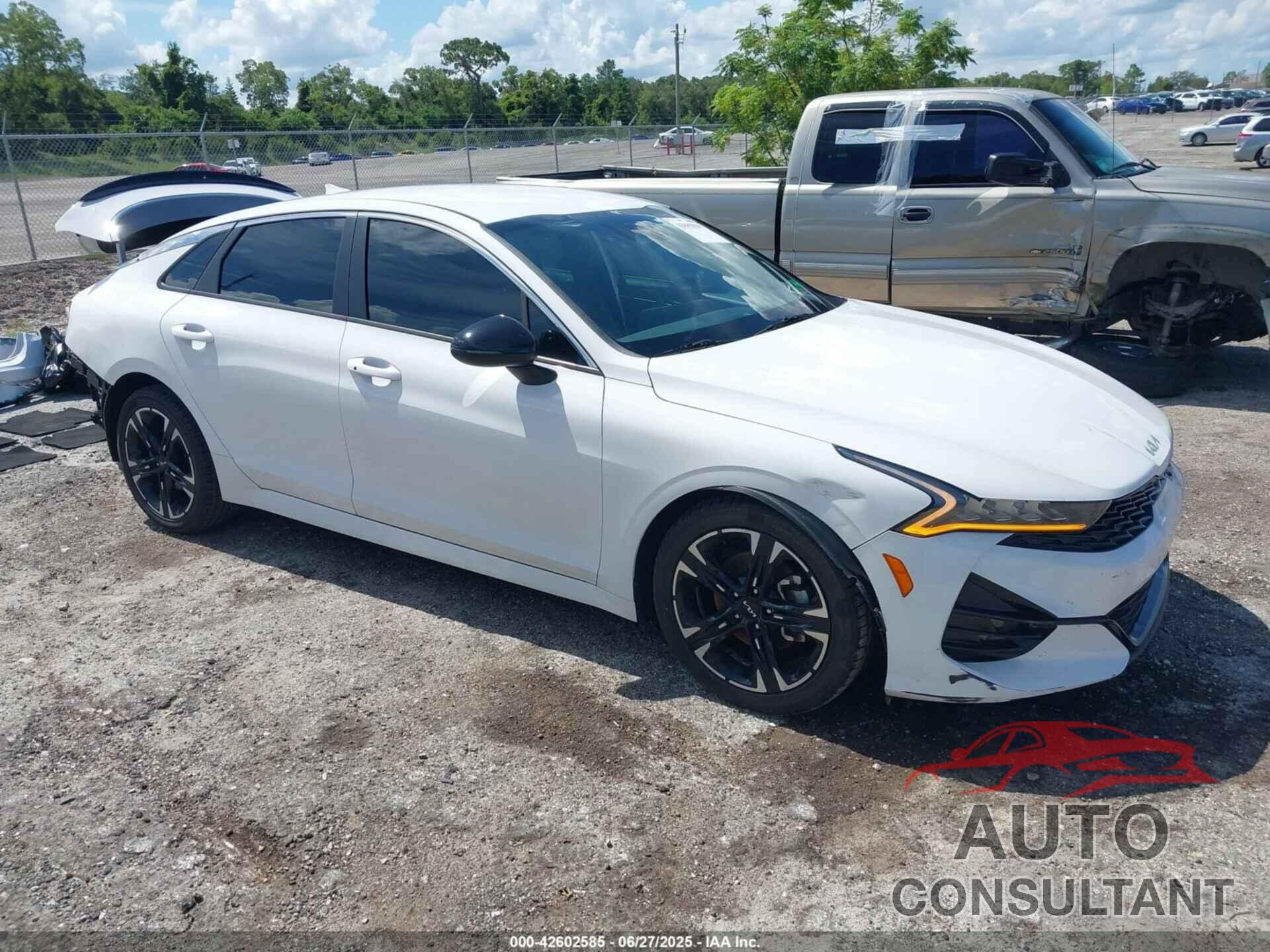 KIA K5 2022 - 5XXG64J22NG142361