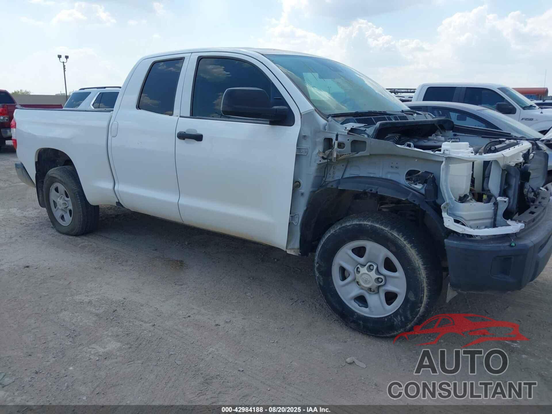 TOYOTA TUNDRA 2019 - 5TFUY5F17KX843176