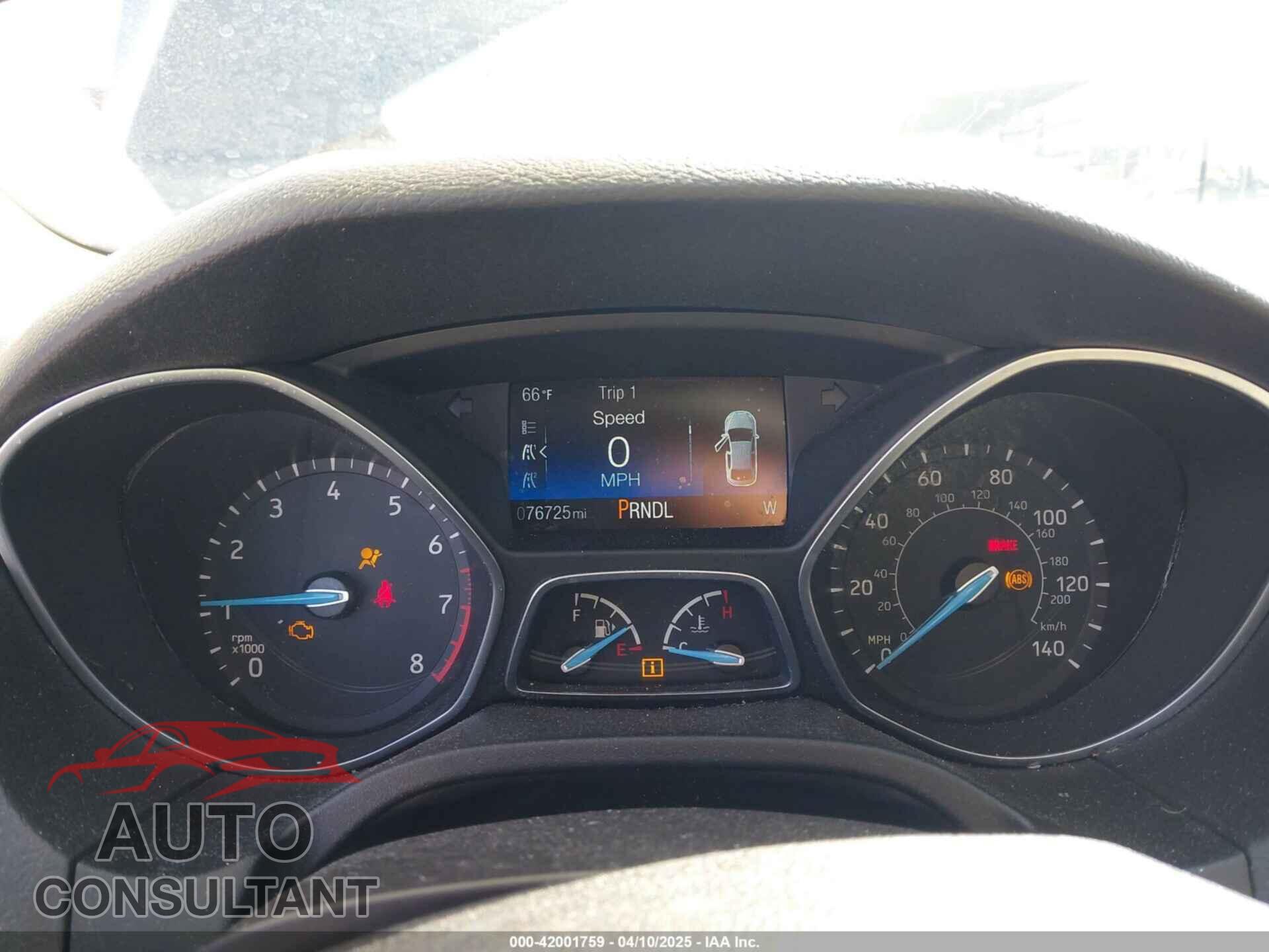 FORD FOCUS 2015 - 1FADP3F26FL218092