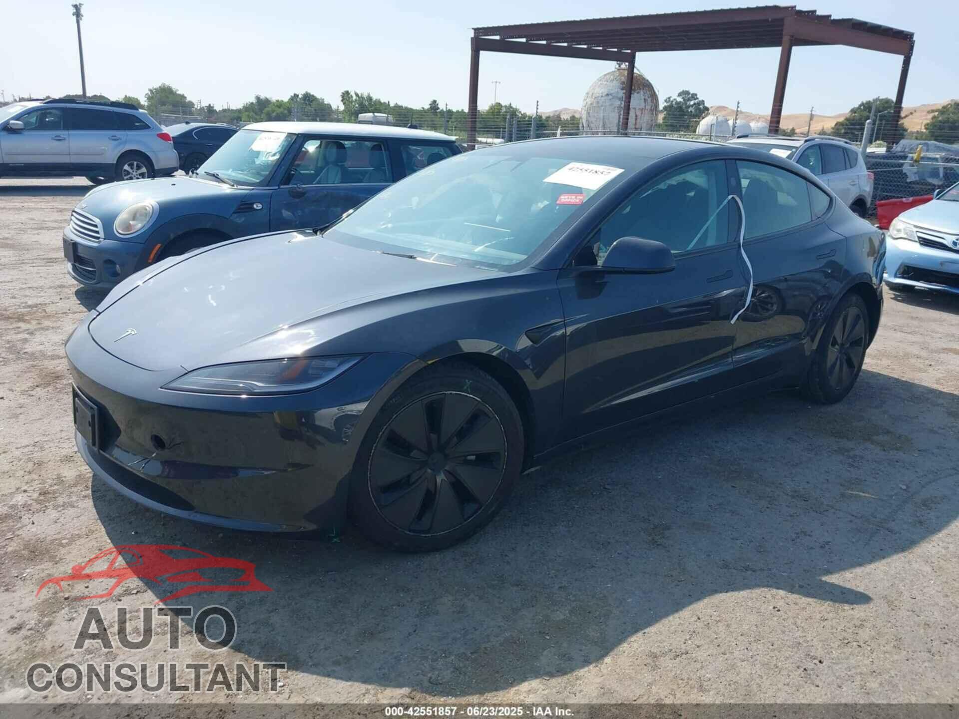 TESLA MODEL 3 2024 - 5YJ3E1EA9RF726573