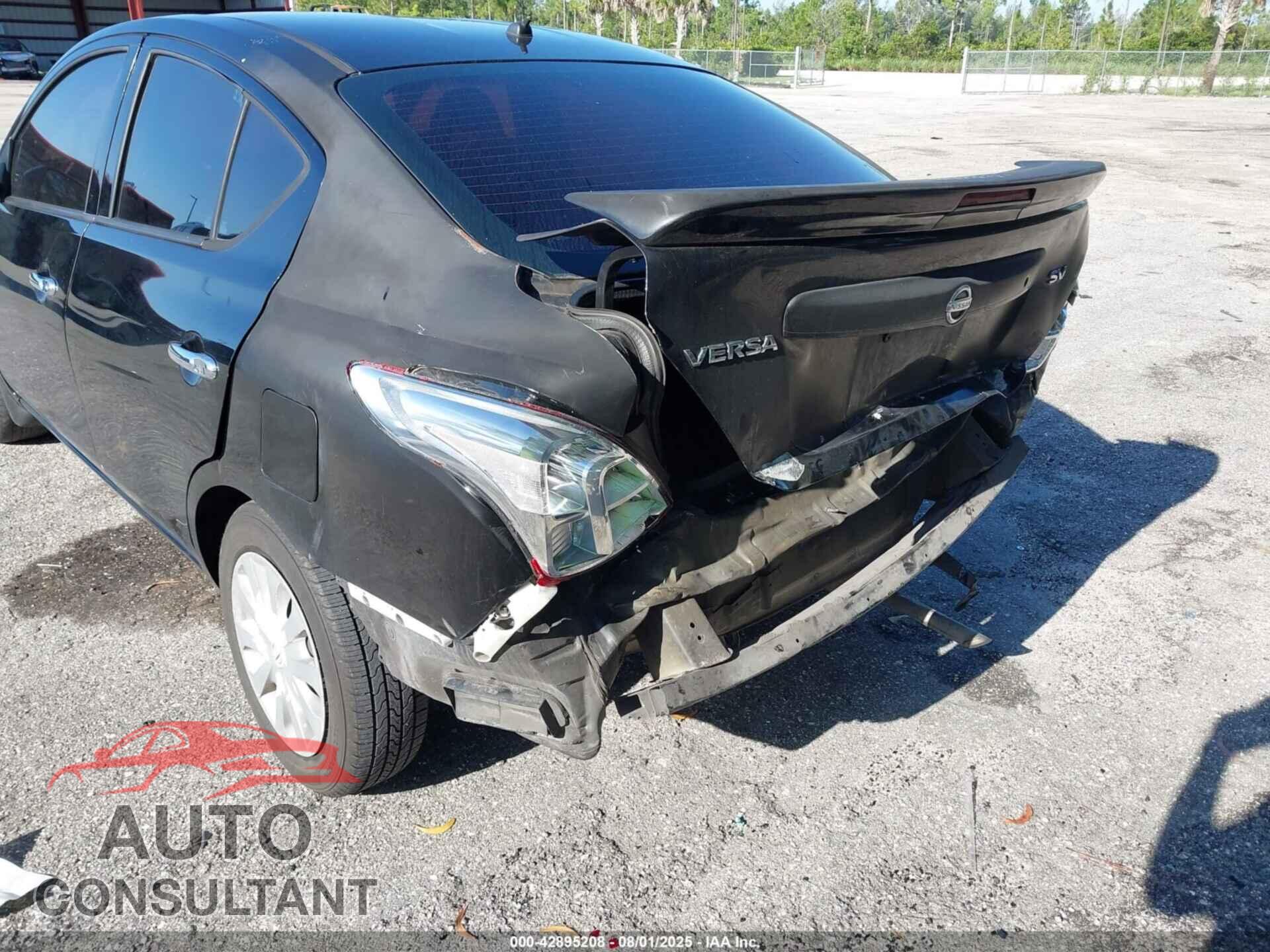 NISSAN VERSA 2017 - 3N1CN7AP8HL886279