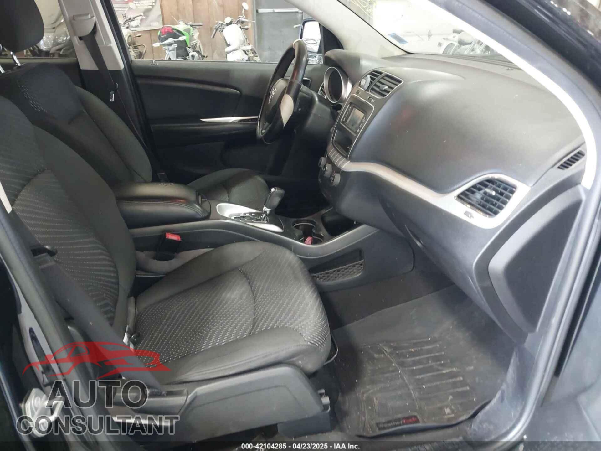 DODGE JOURNEY 2017 - 3C4PDCBG5HT591276