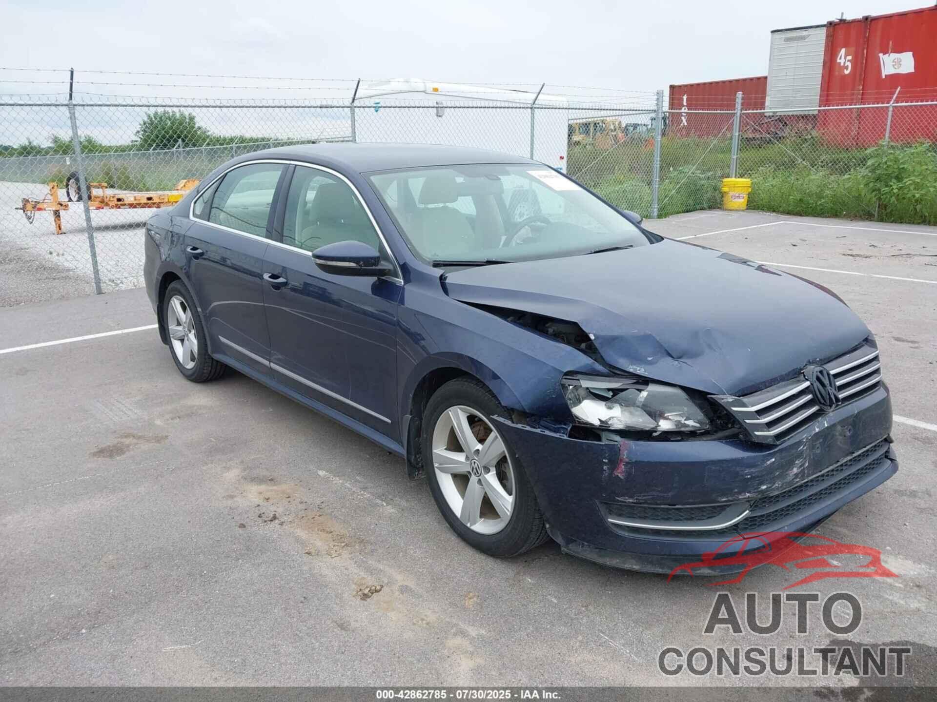 VOLKSWAGEN PASSAT 2012 - 1VWBH7A37CC068525