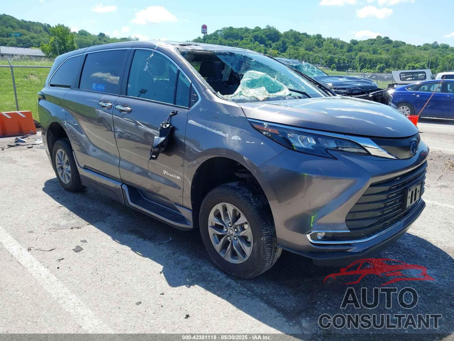 TOYOTA SIENNA 2024 - 5TDYRKECXRS180167