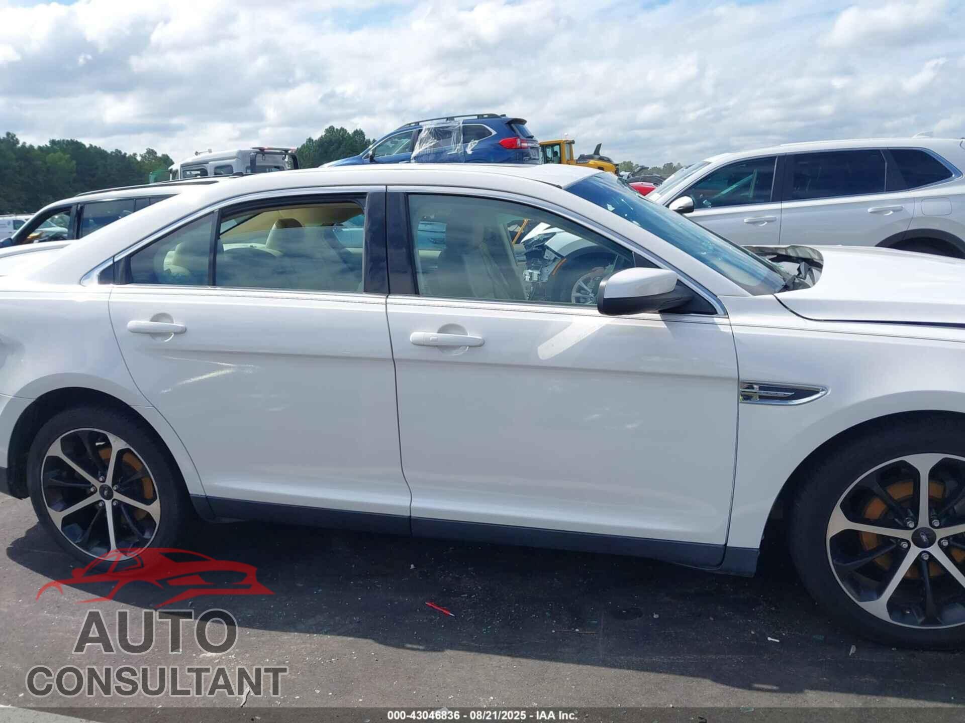 FORD TAURUS 2016 - 1FAHP2E83GG132976