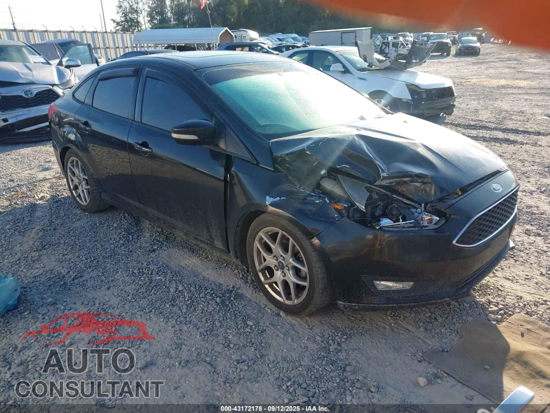 FORD FOCUS 2015 - 1FADP3F26FL279717