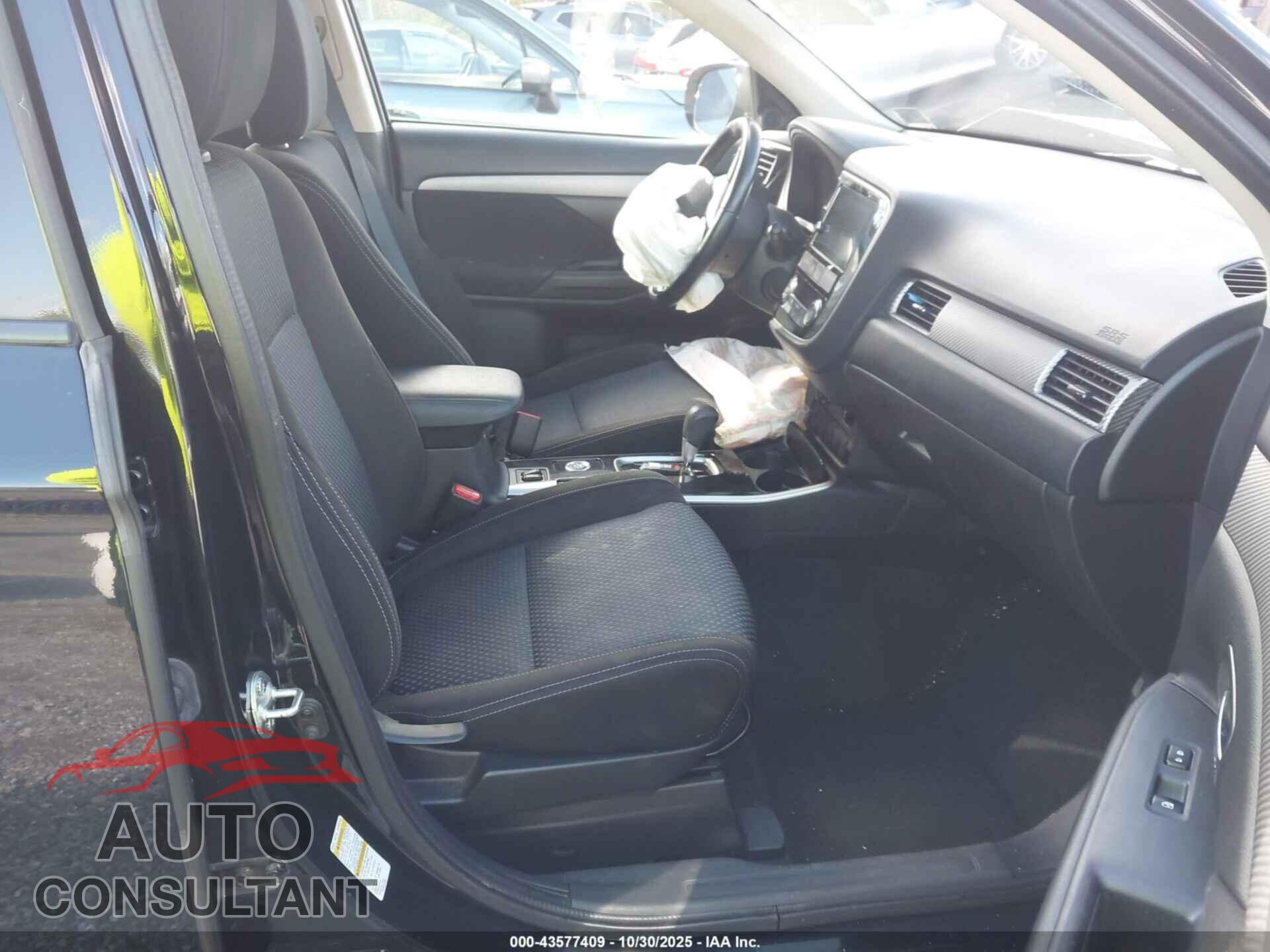 MITSUBISHI OUTLANDER 2018 - JA4AZ3A39JJ003473