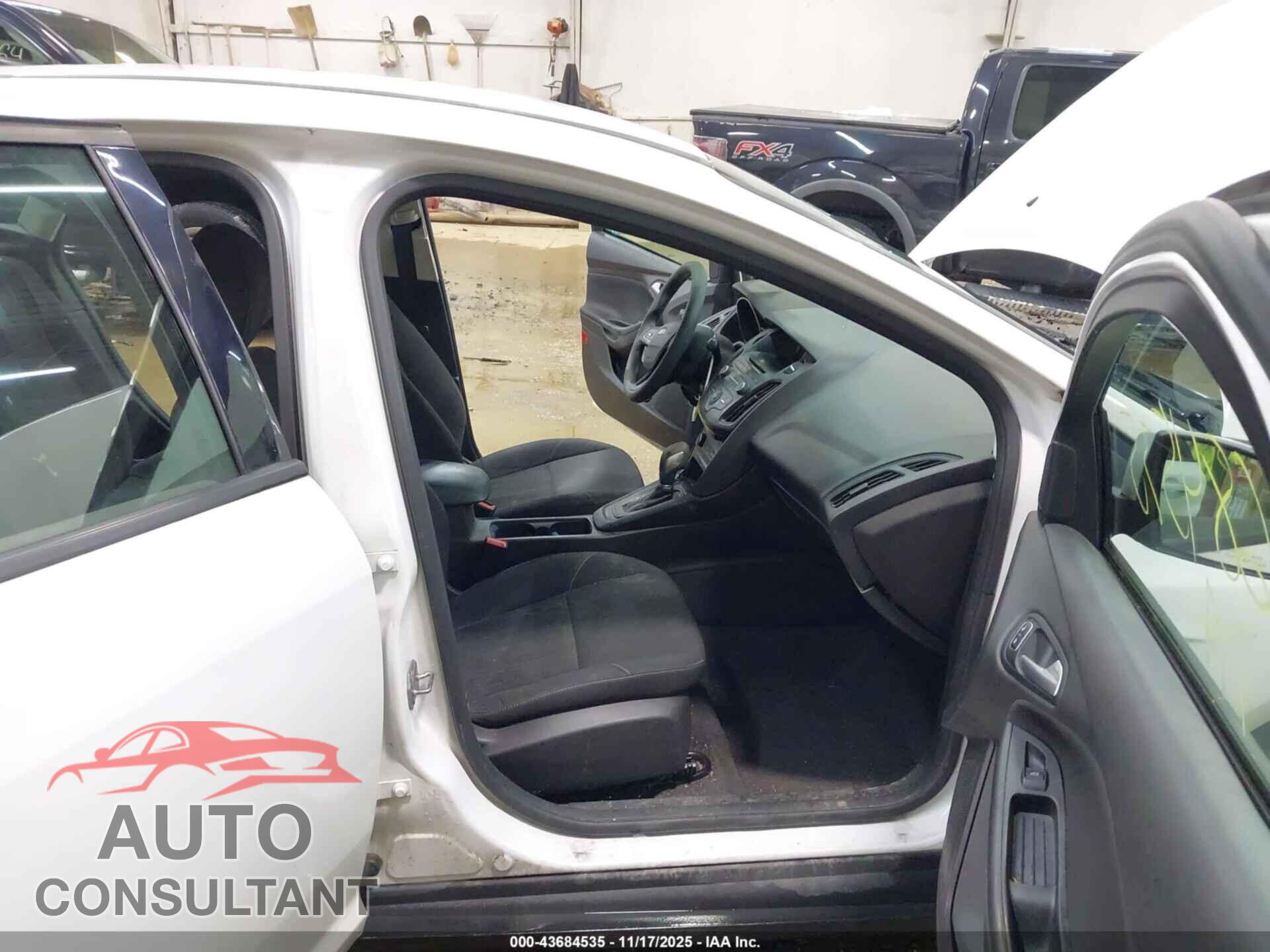 FORD FOCUS 2017 - 1FADP3F25HL204171