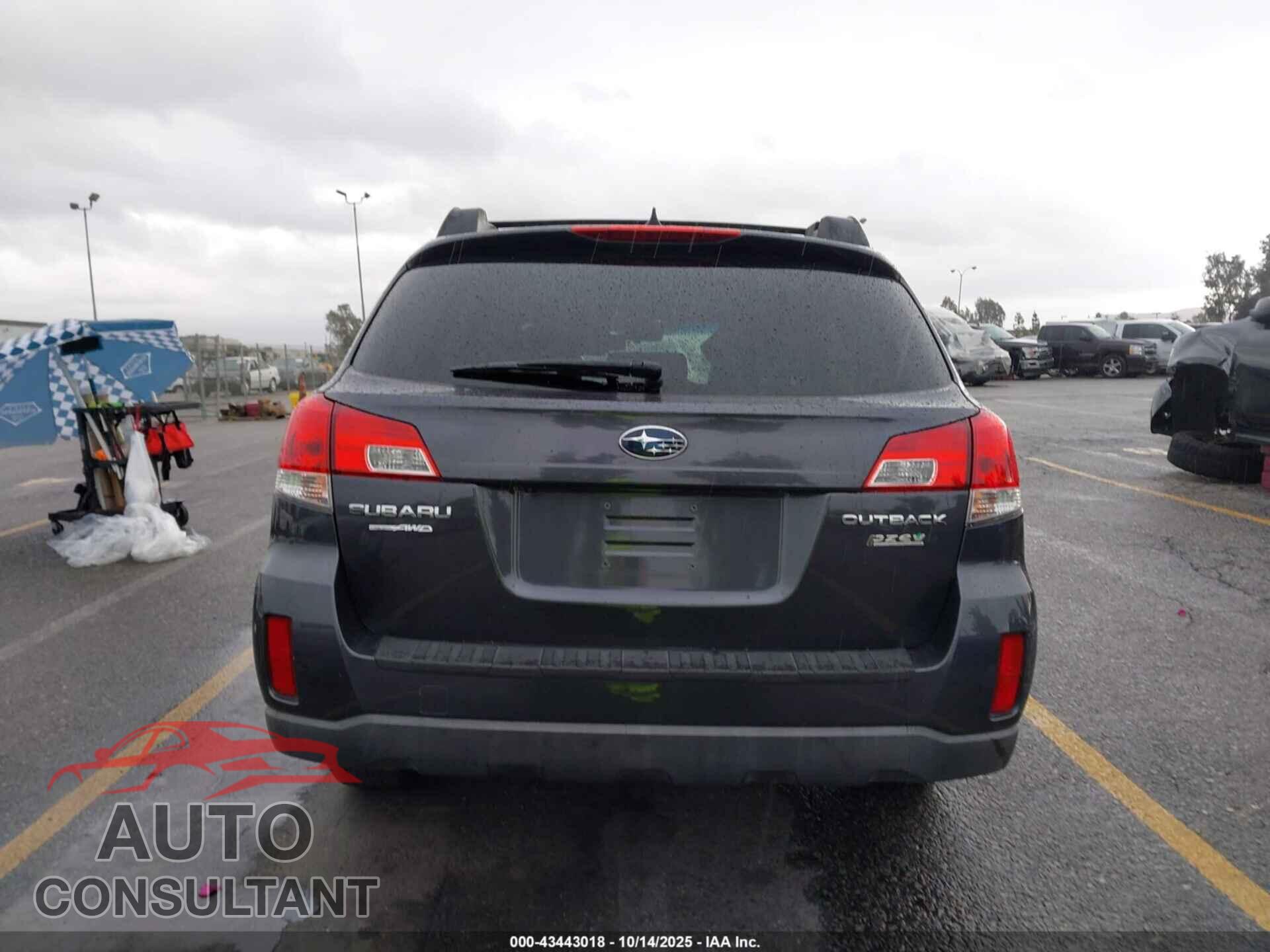 SUBARU OUTBACK 2013 - 4S4BRBKC8D3206118