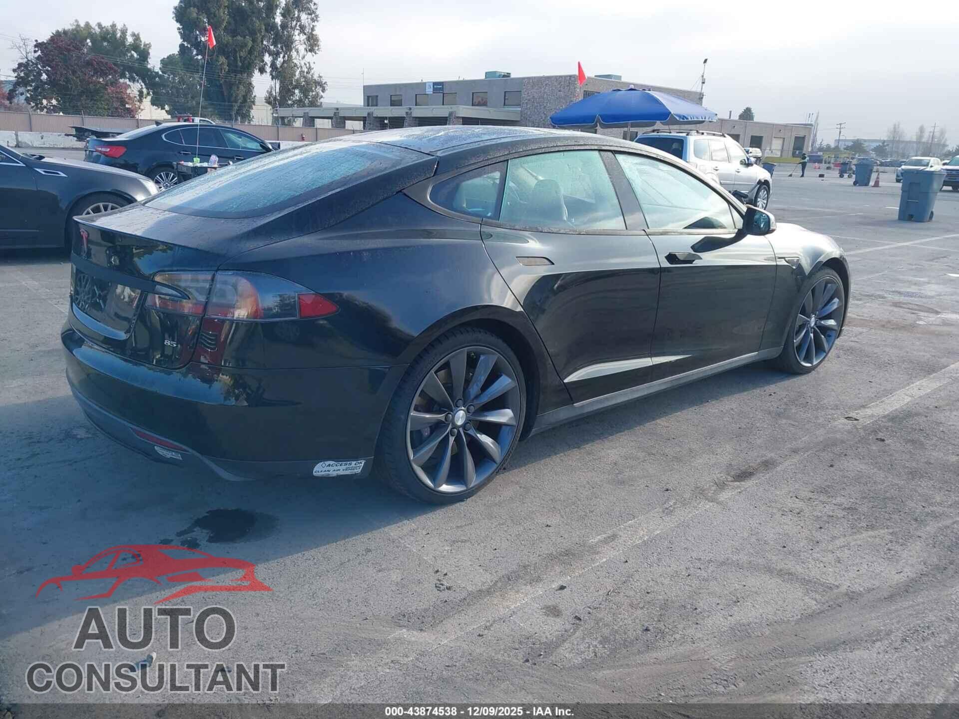 TESLA MODEL S 2013 - 5YJSA1DN7DFP13423