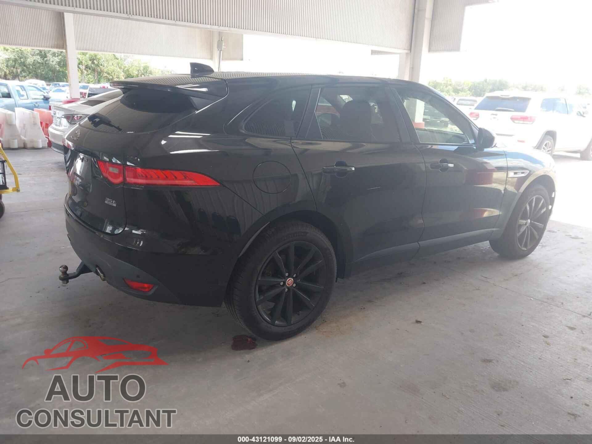 JAGUAR F-PACE 2017 - SADCL2BV2HA046965