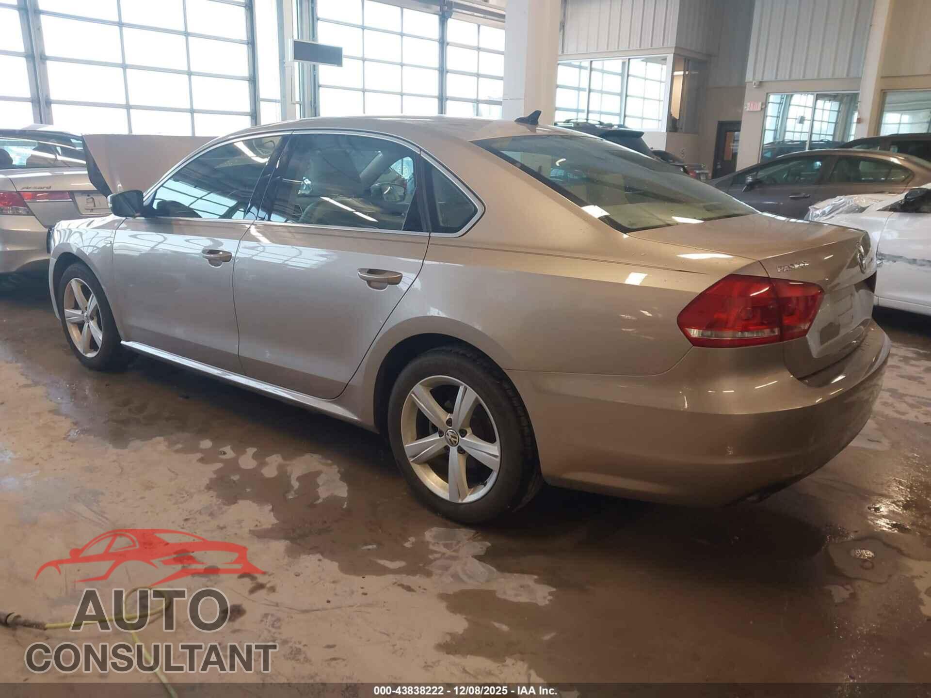 VOLKSWAGEN PASSAT 2015 - 1VWAT7A30FC099761