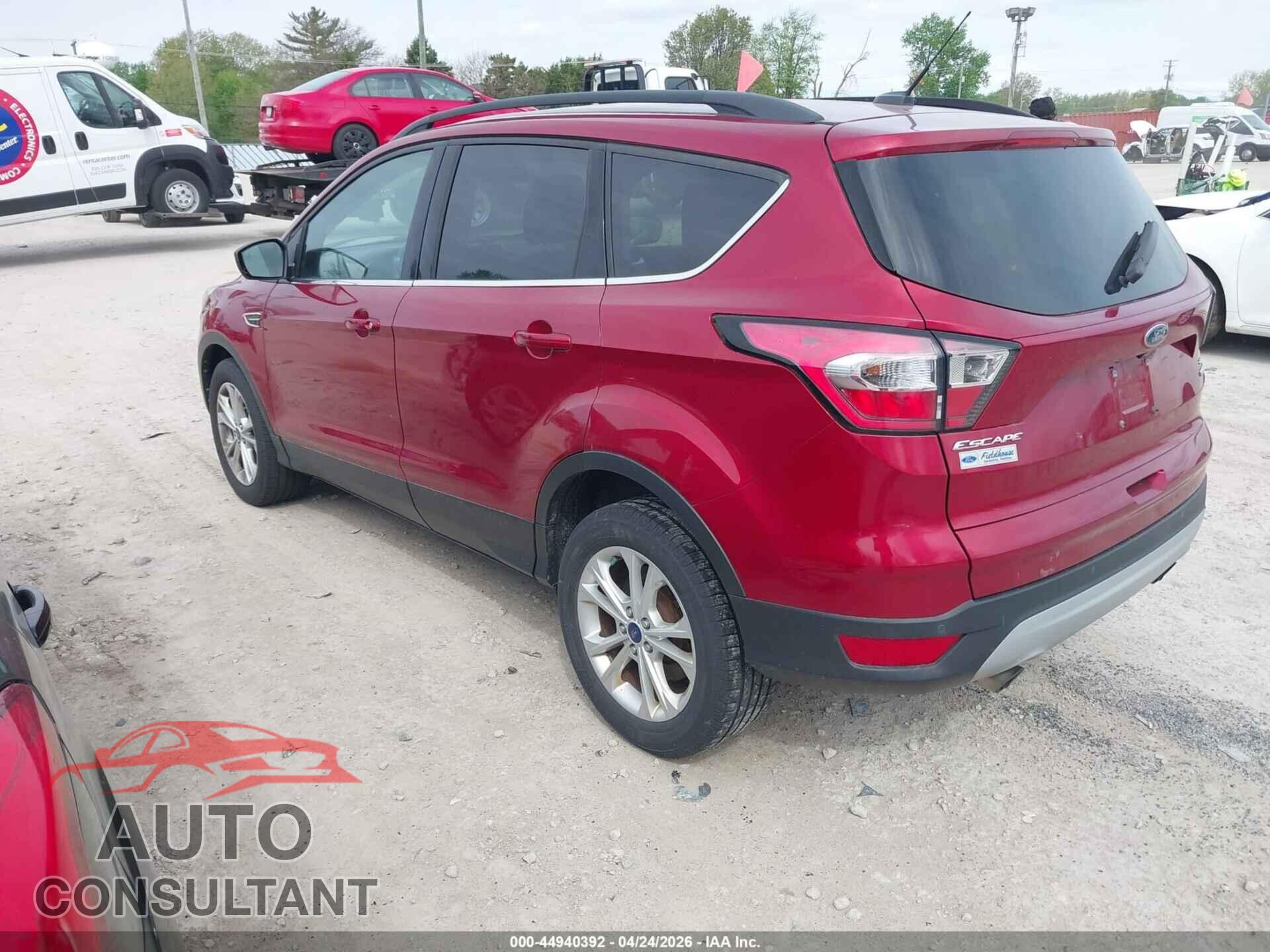 FORD ESCAPE 2017 - 1FMCU0GD7HUC08032