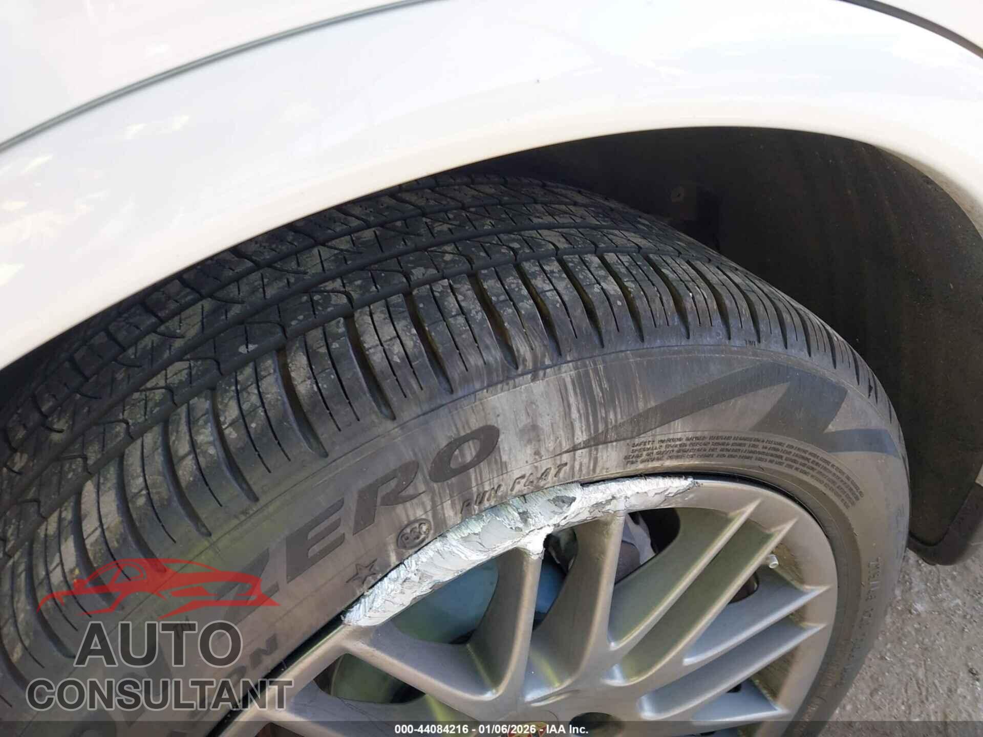 PORSCHE CAYENNE 2017 - WP1AA2A21HKA84809