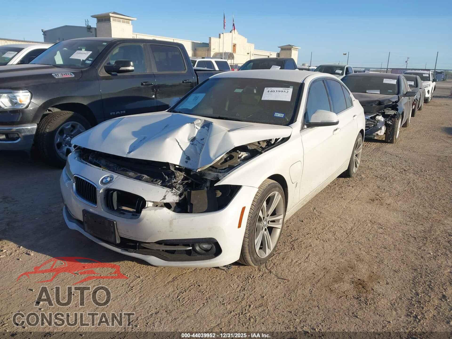 BMW 330E 2018 - WBA8E1C51JA758438