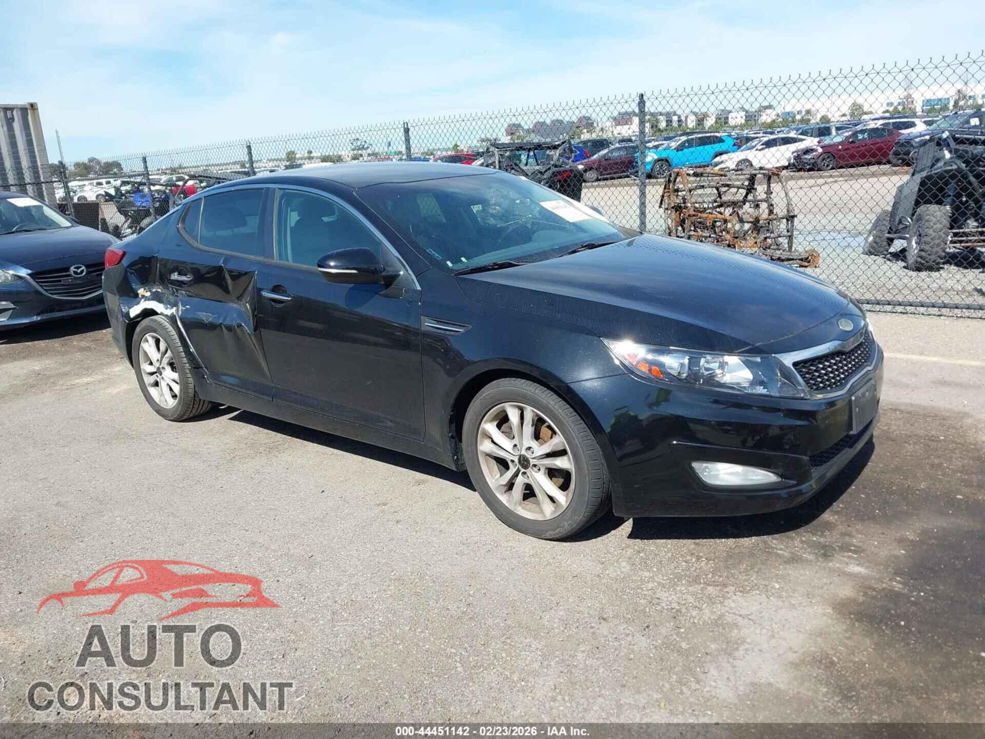 KIA OPTIMA 2011 - KNAGN4A73B5131042