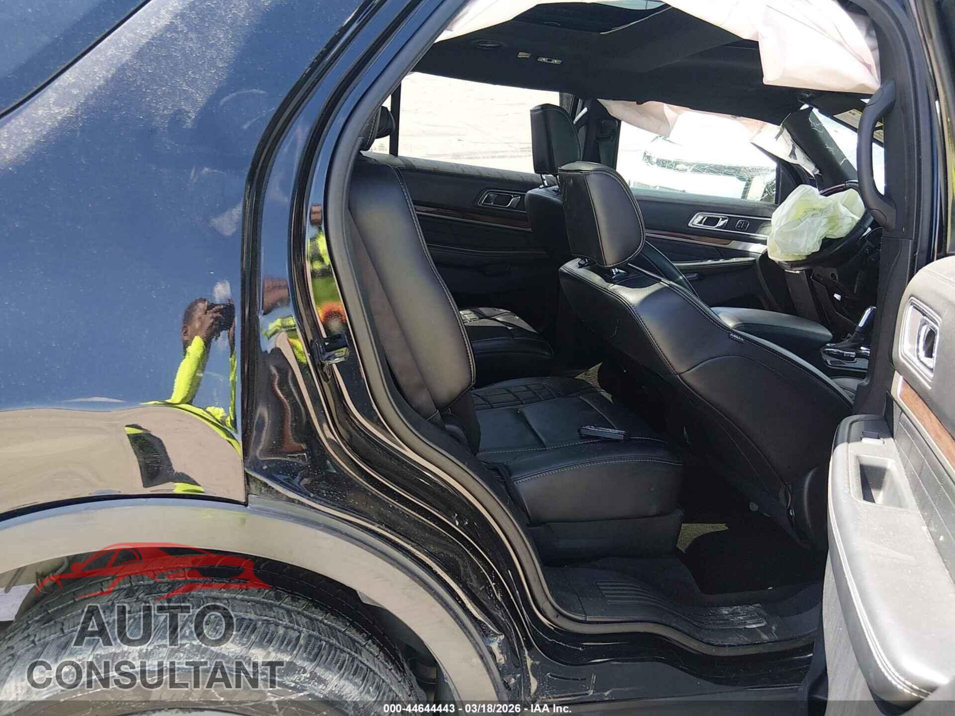 FORD EXPLORER 2018 - 1FM5K8HTXJGB99530
