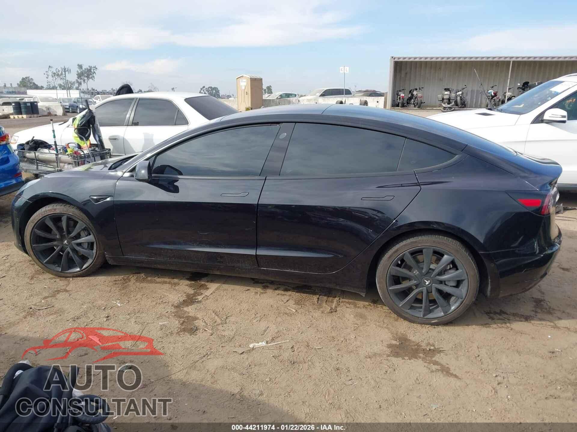 TESLA MODEL 3 2018 - 5YJ3E1EB5JF100354