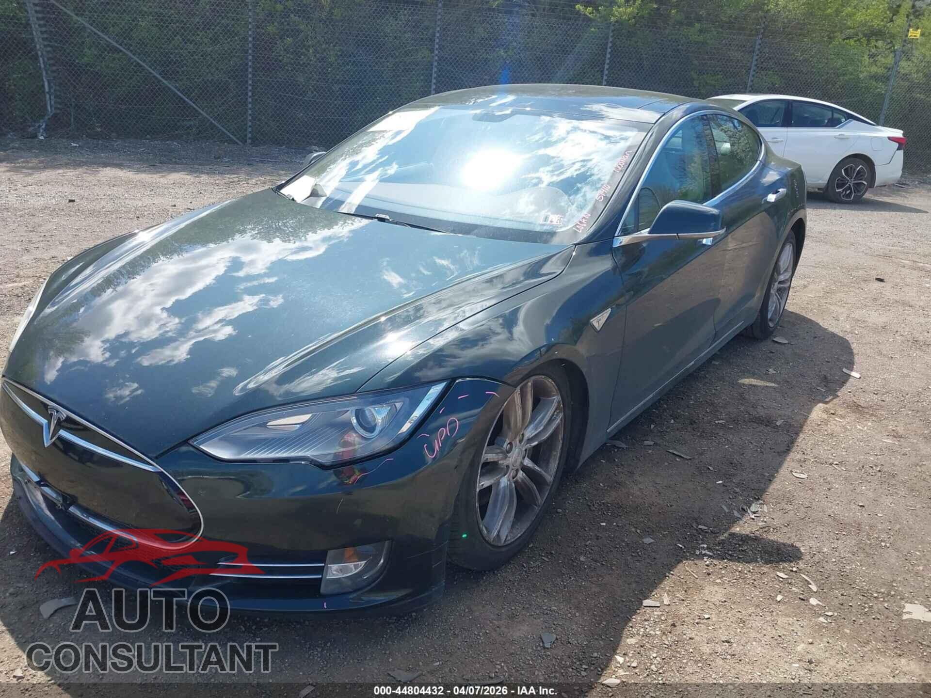 TESLA MODEL S 2013 - 5YJSA1DP4DFP05376