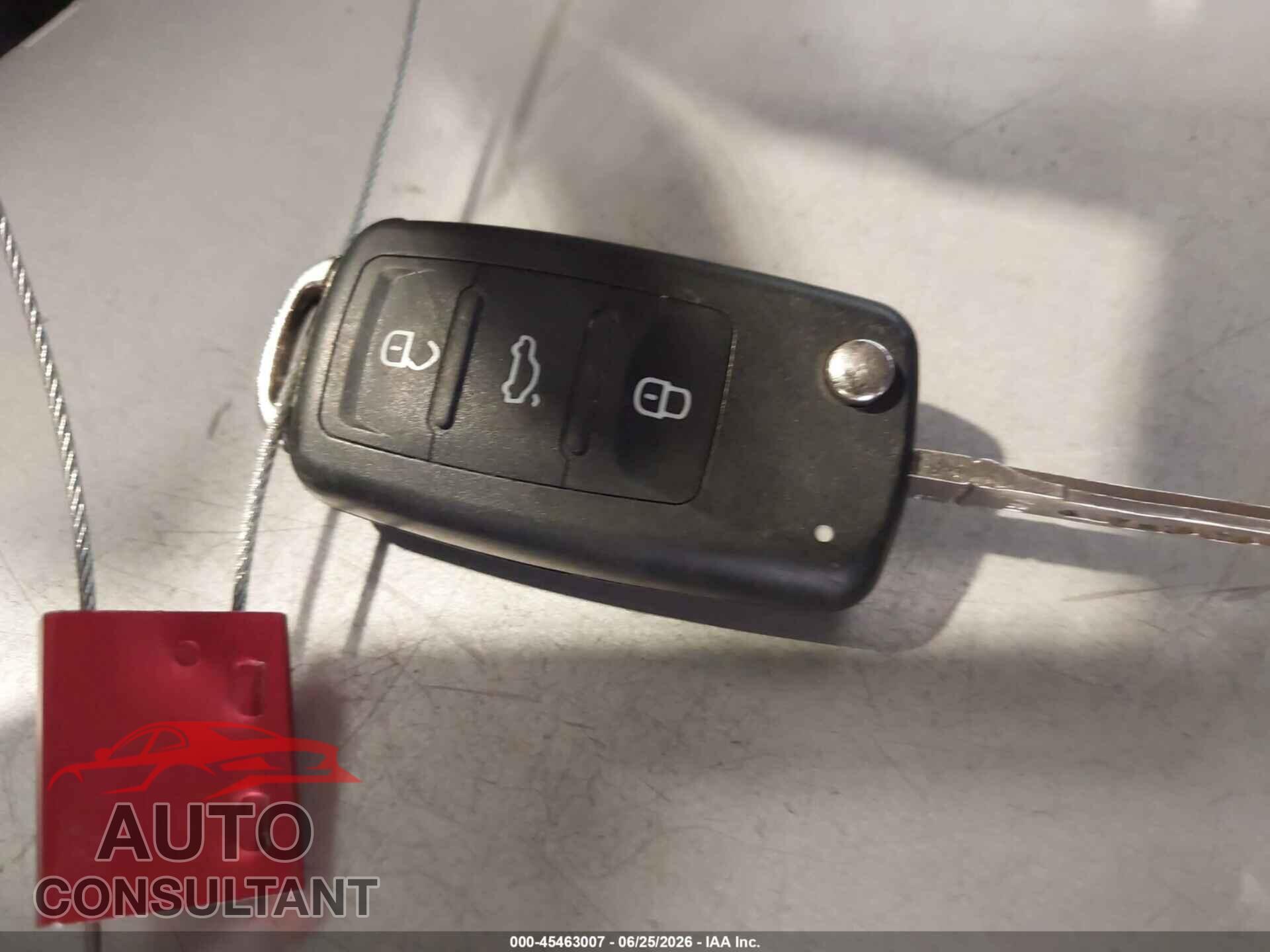 VOLKSWAGEN PASSAT 2012 - 1VWAP7A35CC080770