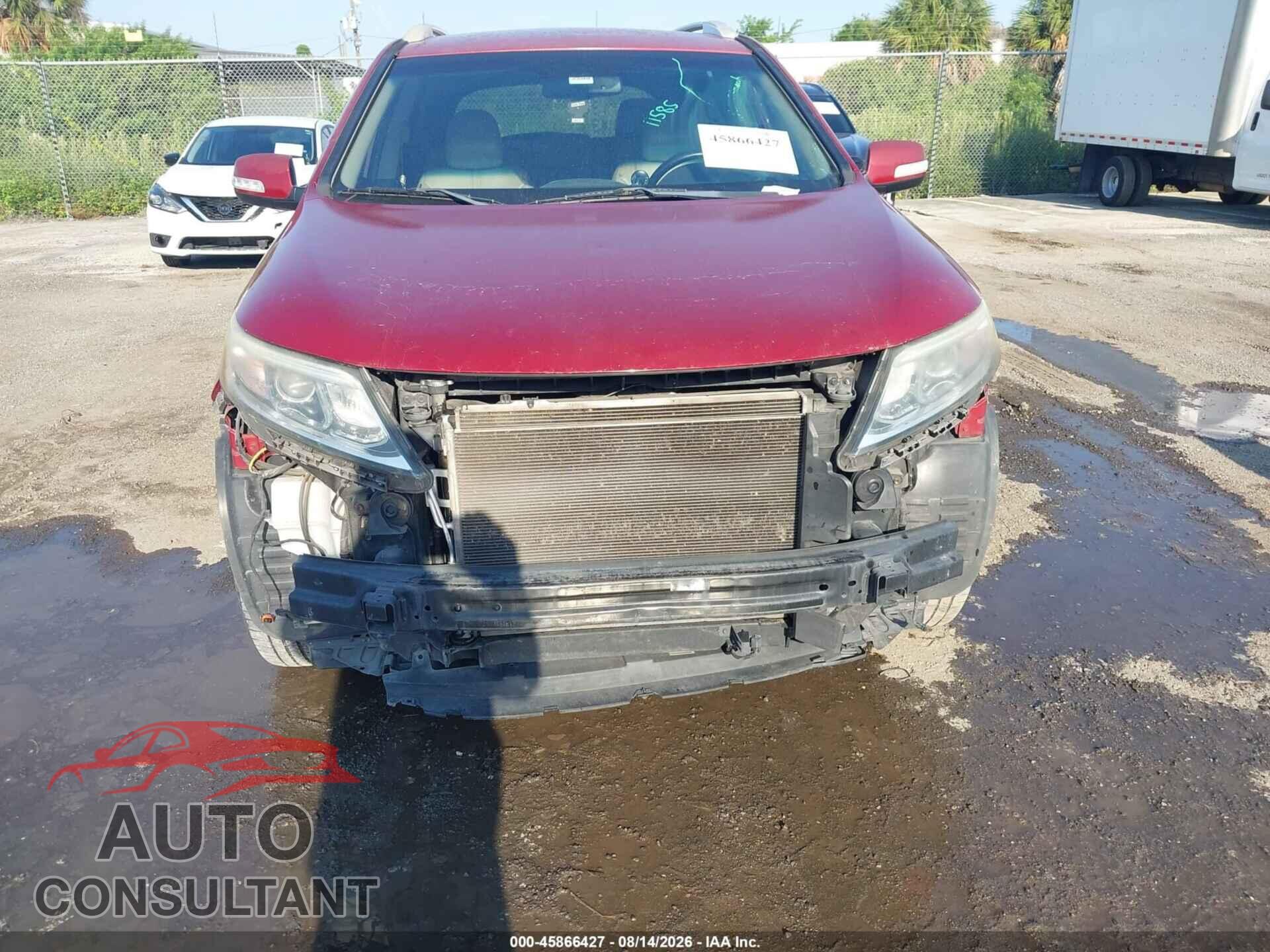 KIA SORENTO 2015 - 5XYKT3A64FG642857