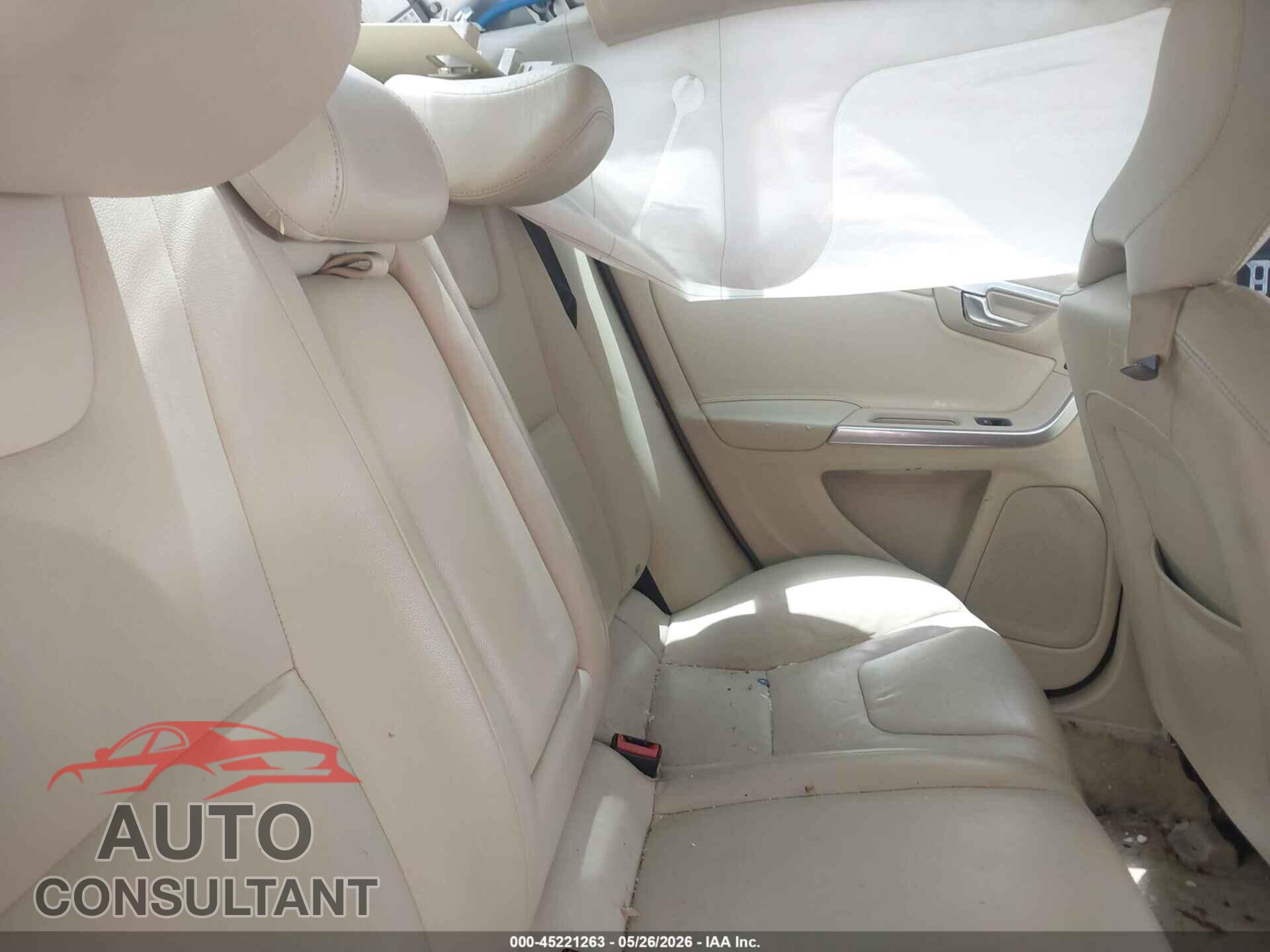 VOLVO S60 2015 - YV140MFK6F2366540