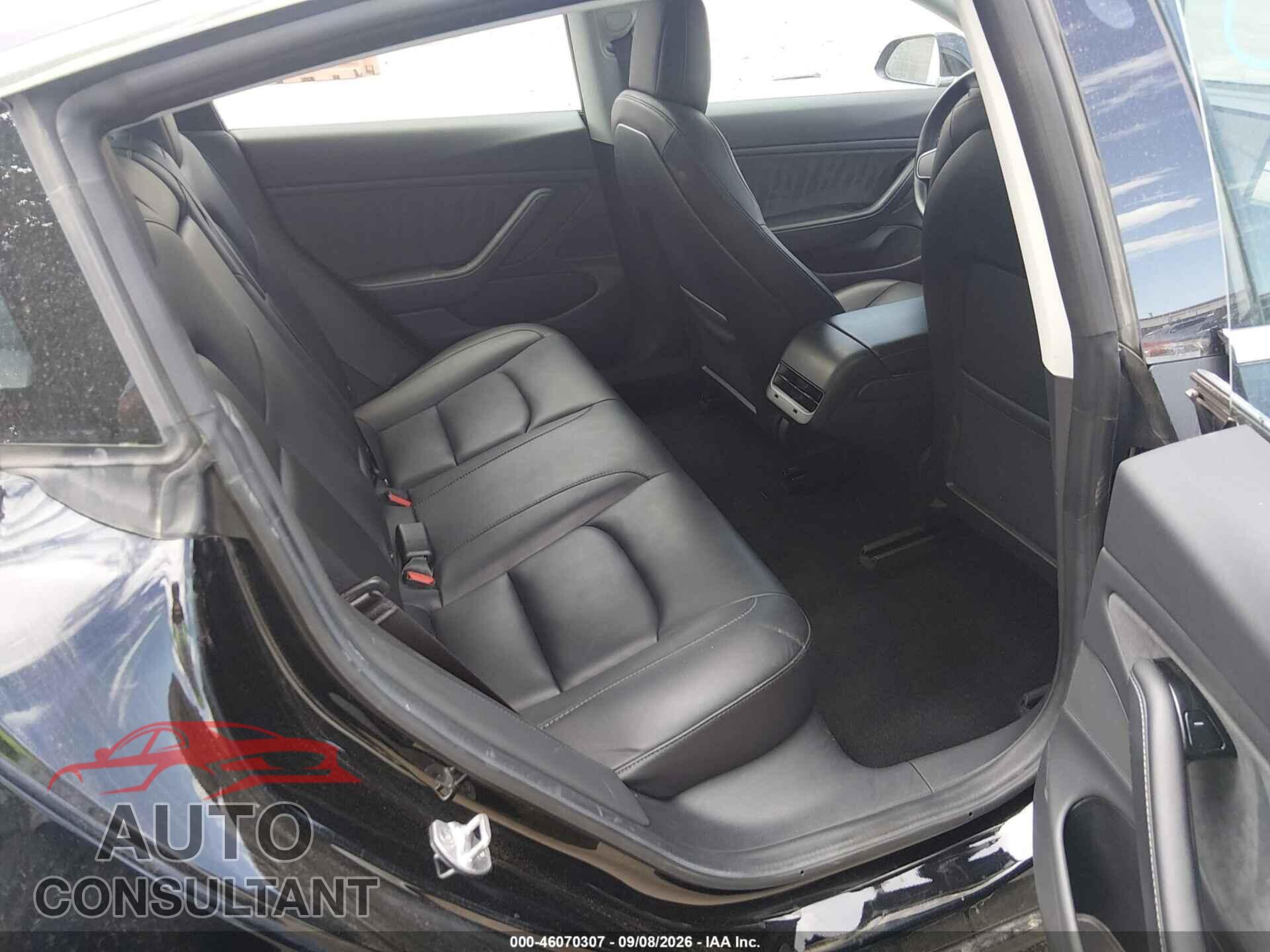 TESLA MODEL 3 2018 - 5YJ3E1EB4JF090318